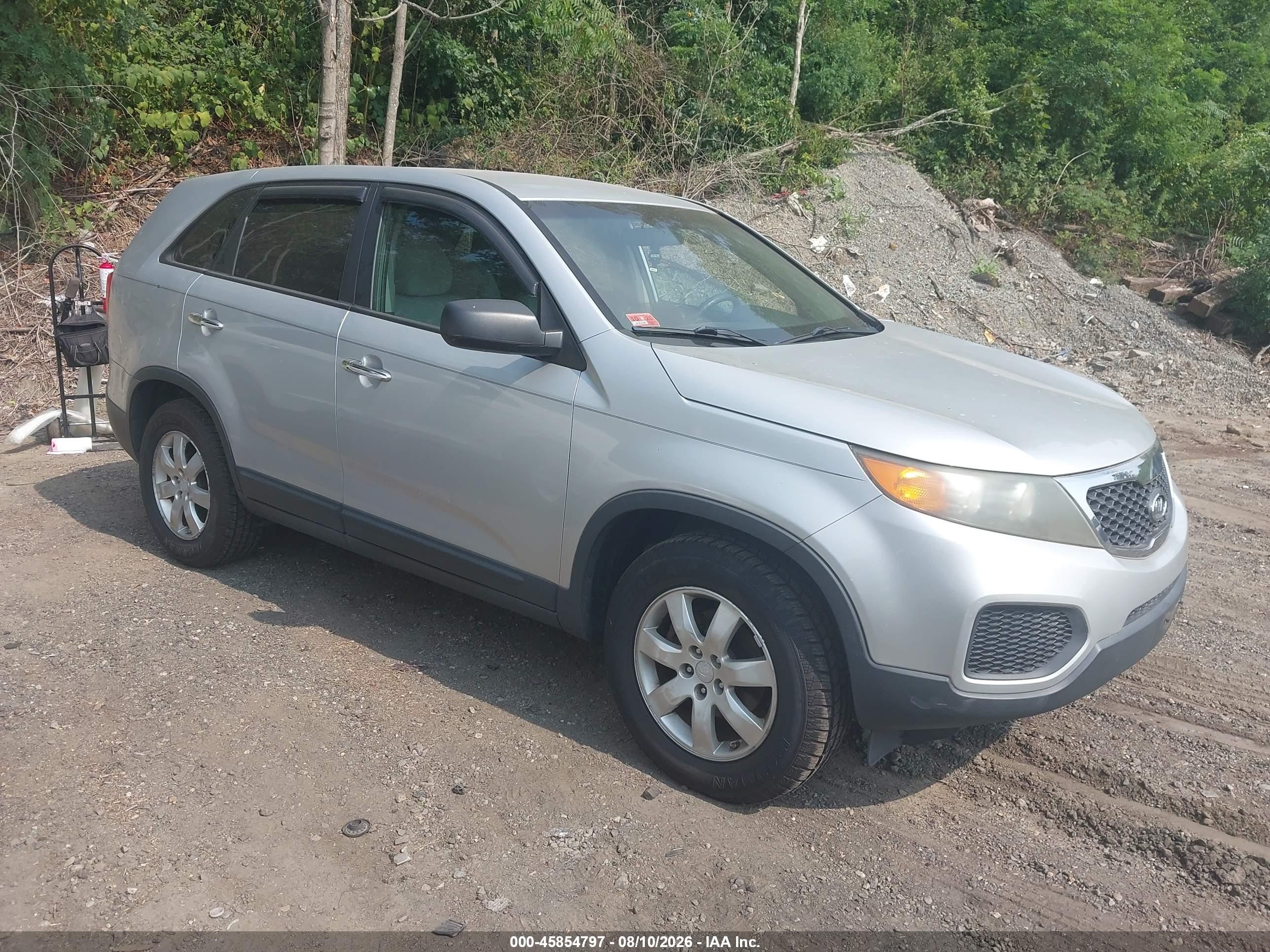 2011 Kia Sorento   Gray vin: 5XYKT3A10BG145514