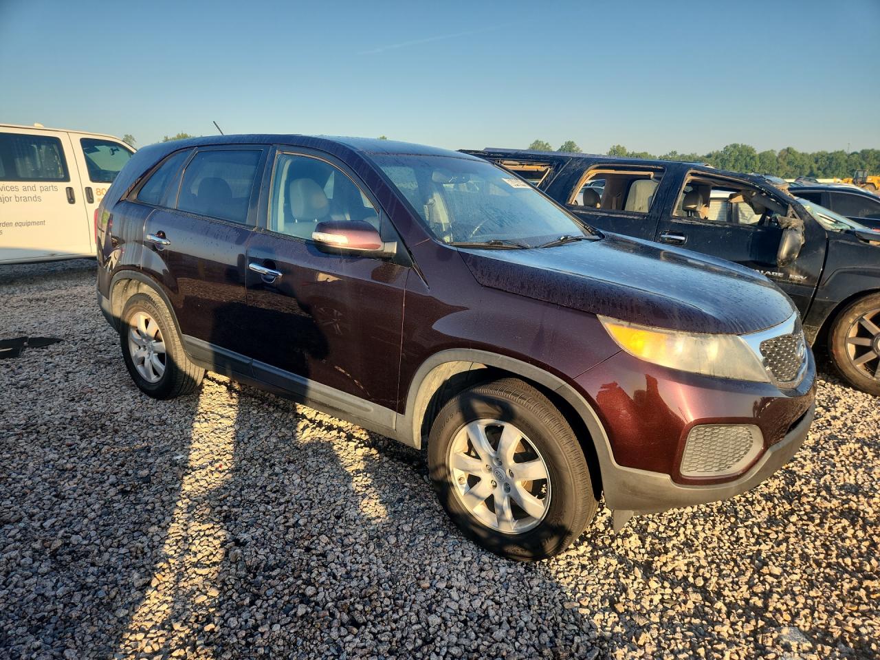 2011 Kia Sorento Lx Burgundy vin: 5XYKT3A10BG172941