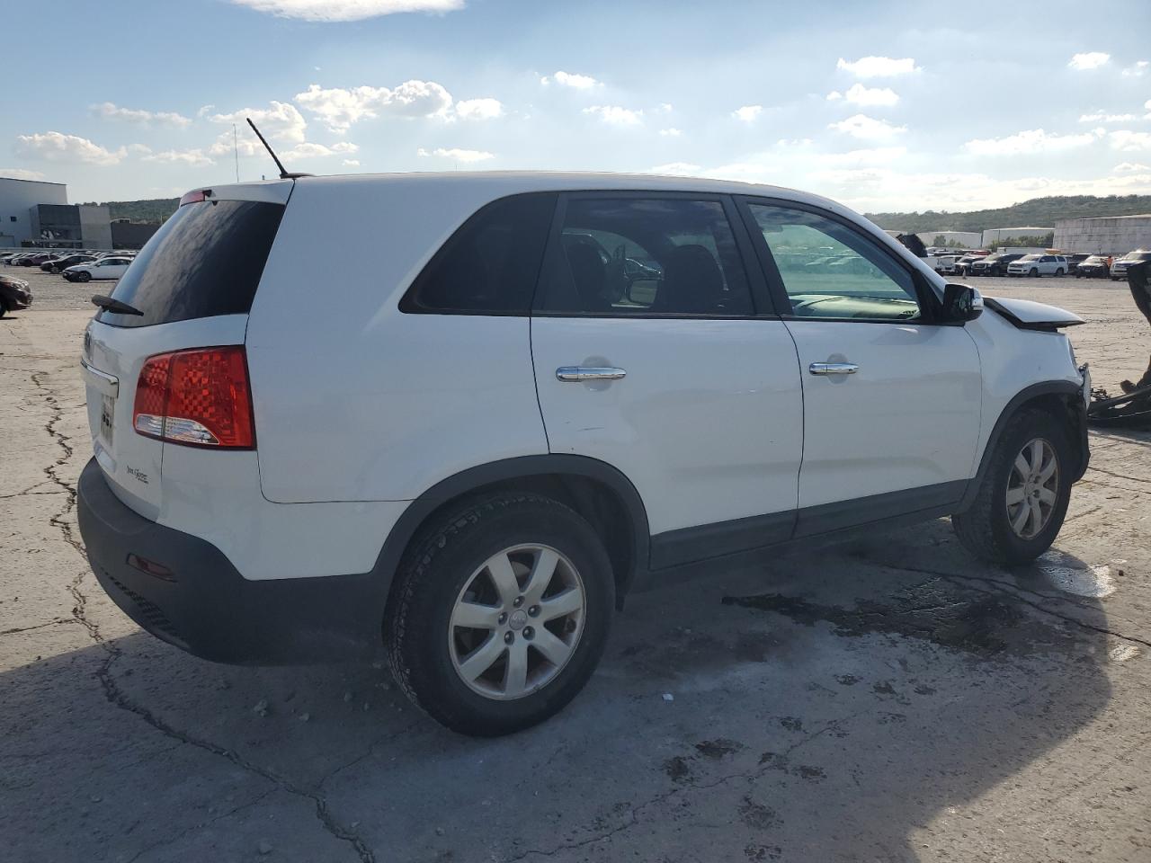 2013 Kia Sorento Lx White vin: 5XYKT3A10DG359650