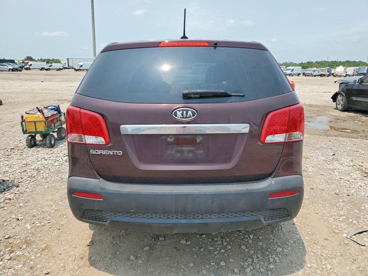 2013 Kia Sorento Lx Burgundy vin: 5XYKT3A10DG376951