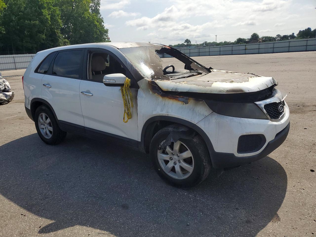 2011 Kia Sorento Base White vin: 5XYKT3A11BG035362