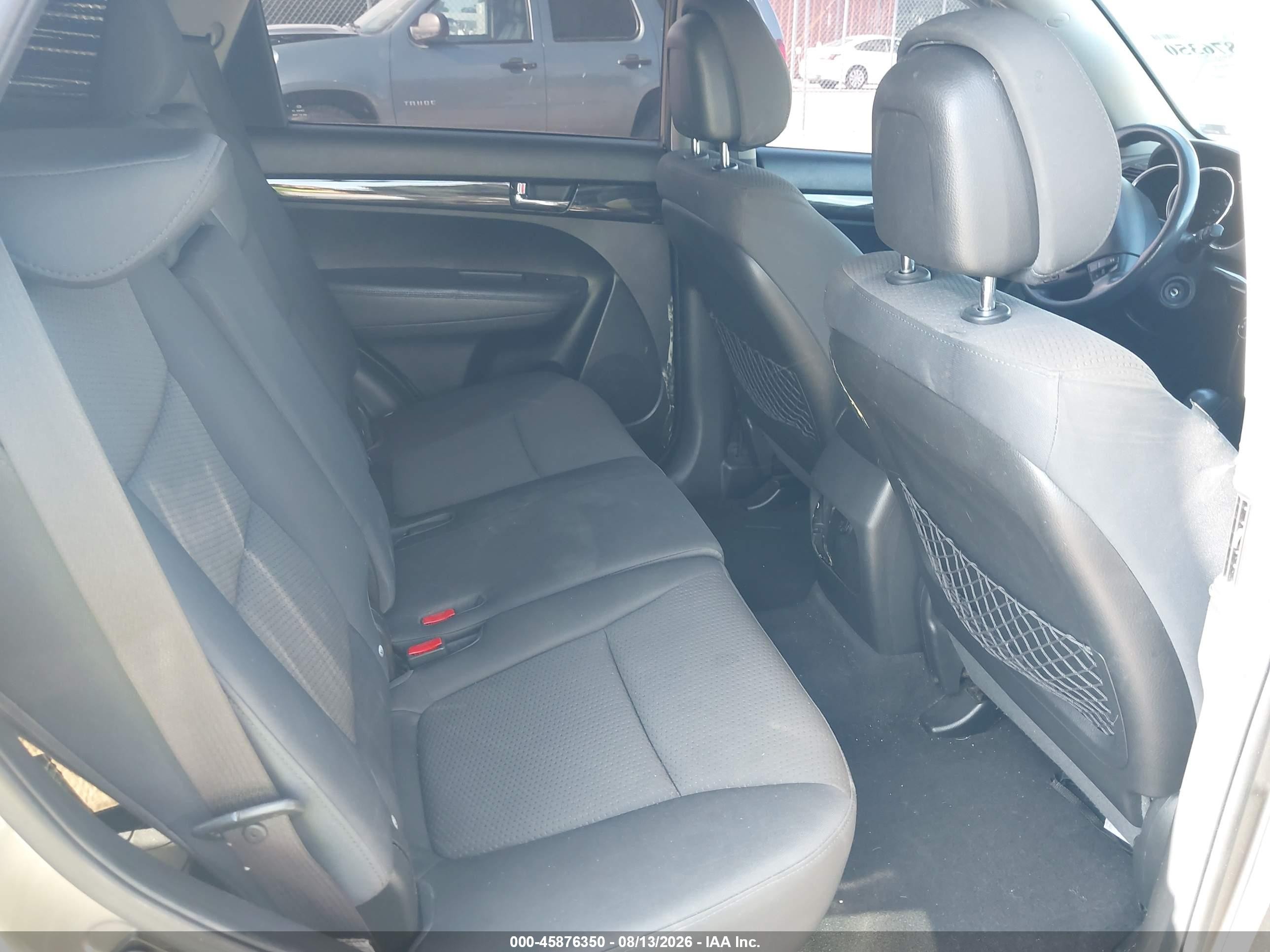 2011 Kia Sorento Lx Beige vin: 5XYKT3A11BG120489