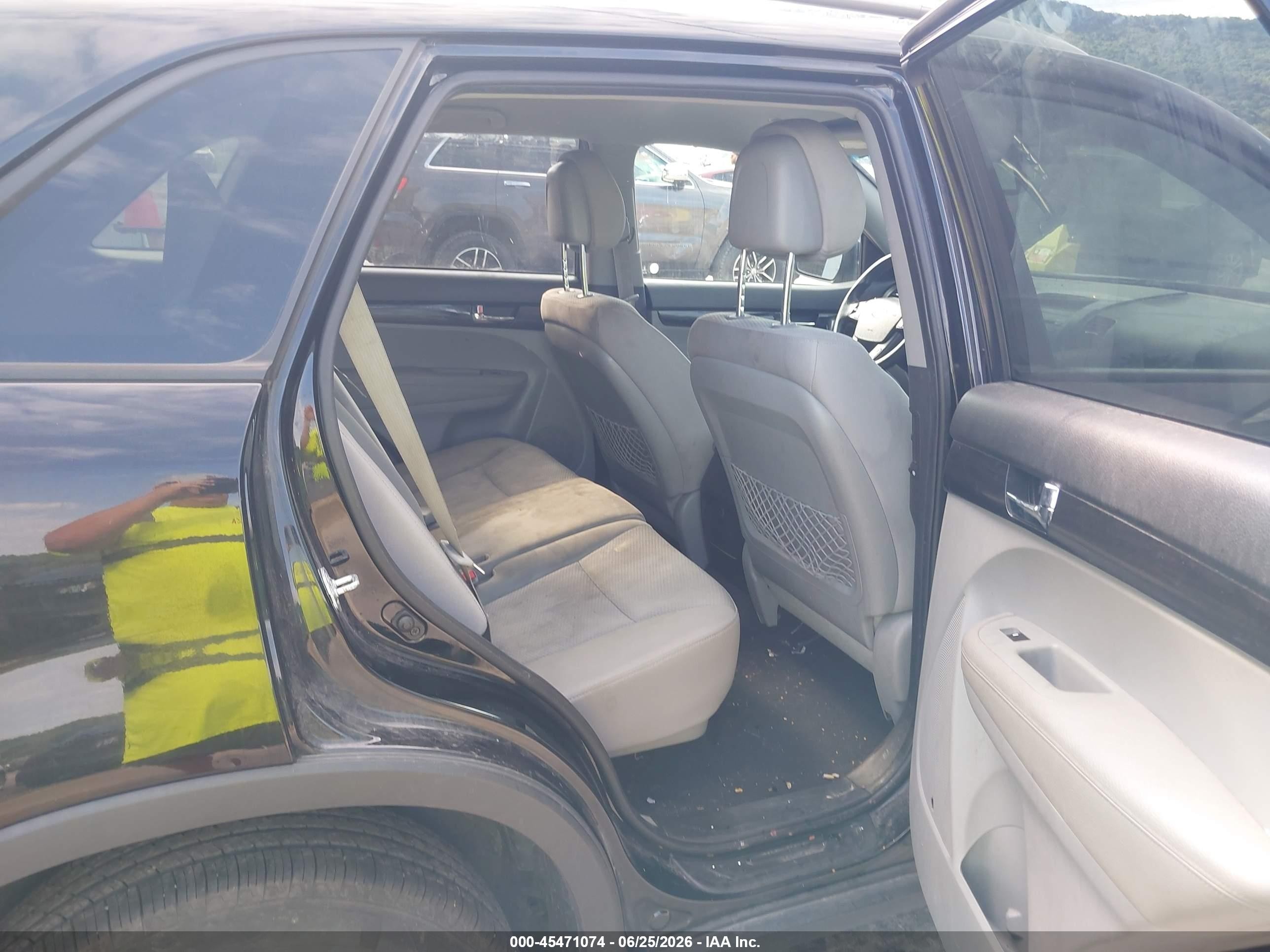 2011 Kia Sorento Lx Black vin: 5XYKT3A11BG125546