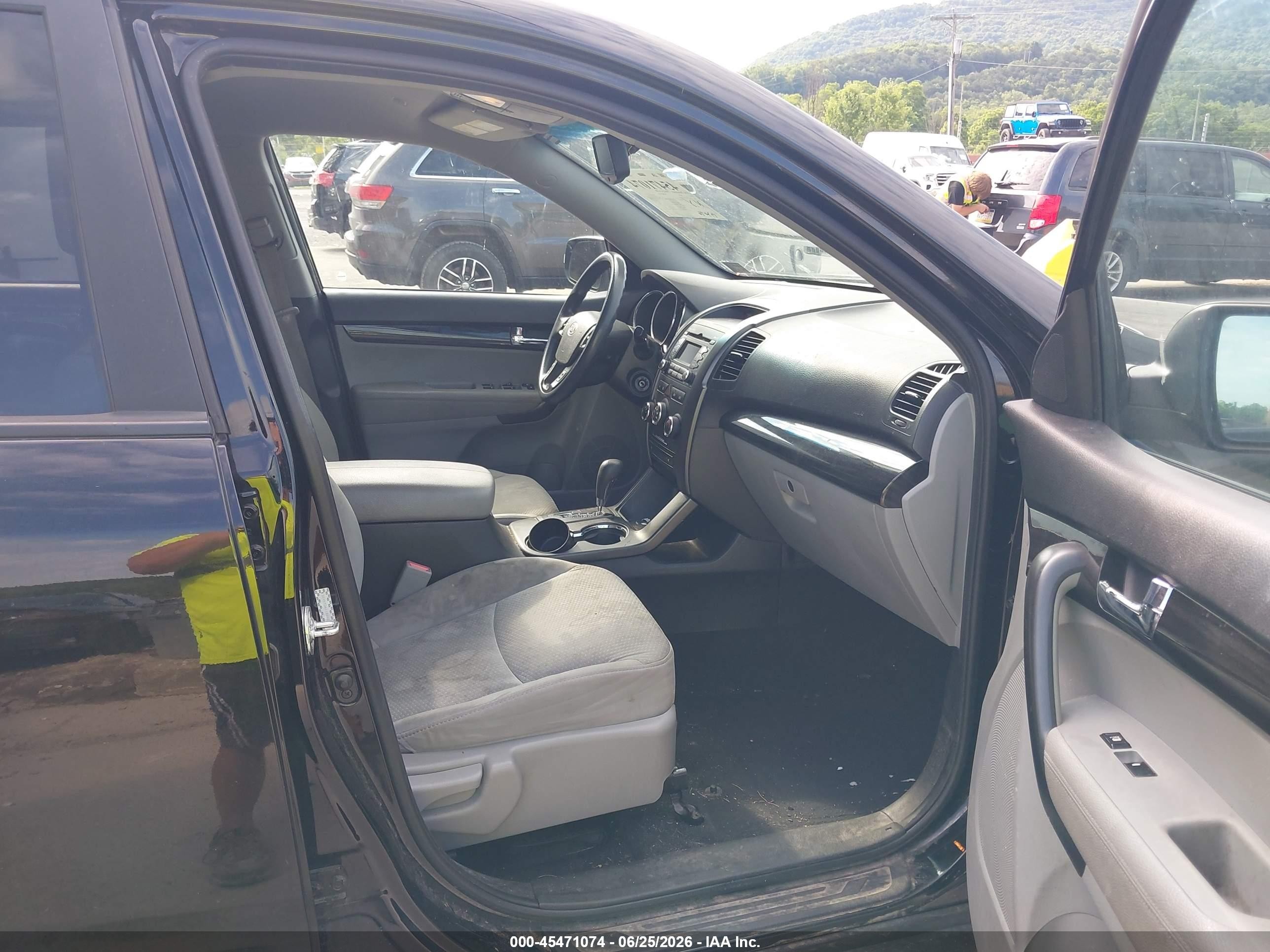 2011 Kia Sorento Lx Black vin: 5XYKT3A11BG125546