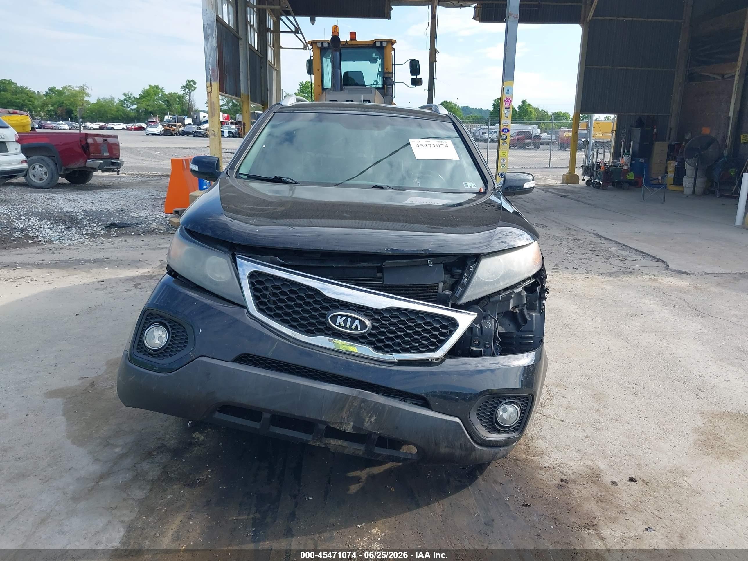 2011 Kia Sorento Lx Black vin: 5XYKT3A11BG125546