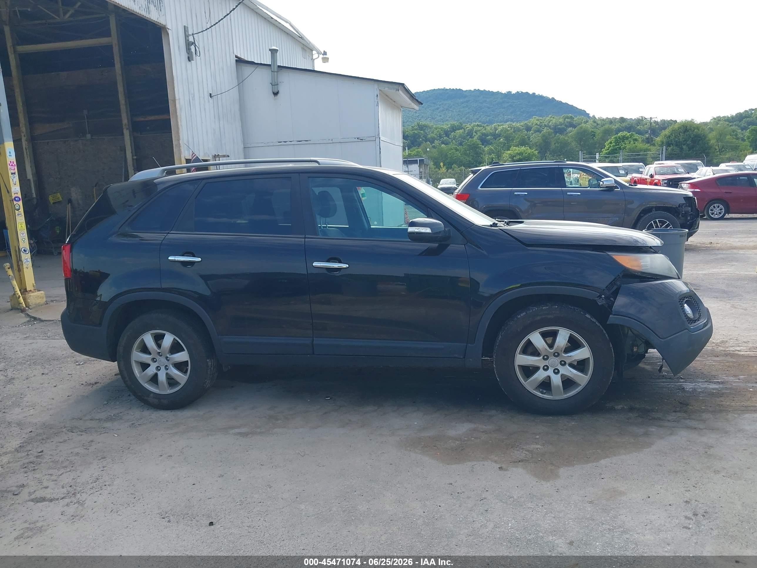 2011 Kia Sorento Lx Black vin: 5XYKT3A11BG125546
