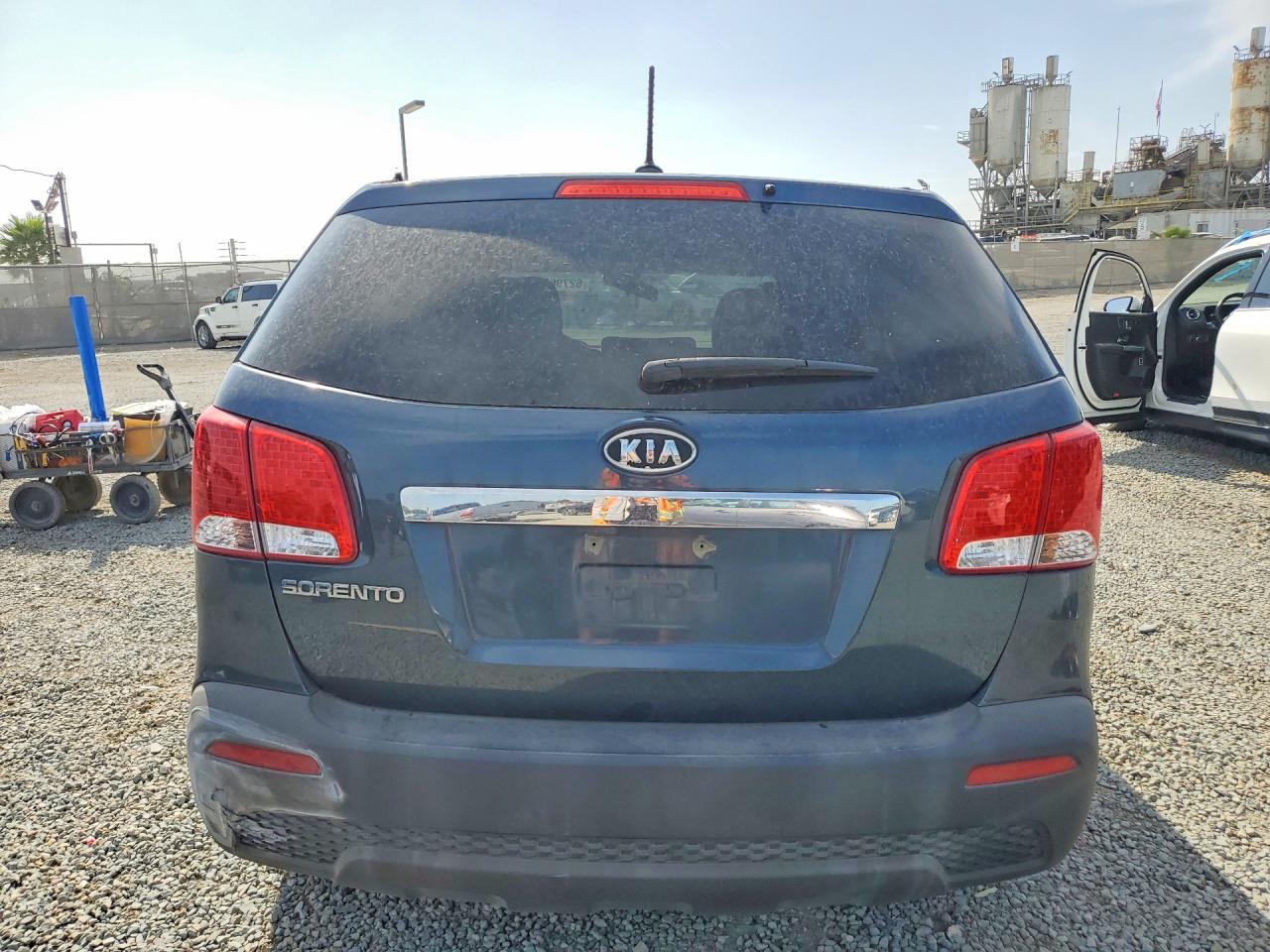 2011 Kia Sorento Lx Серый vin: 5XYKT3A11BG132352