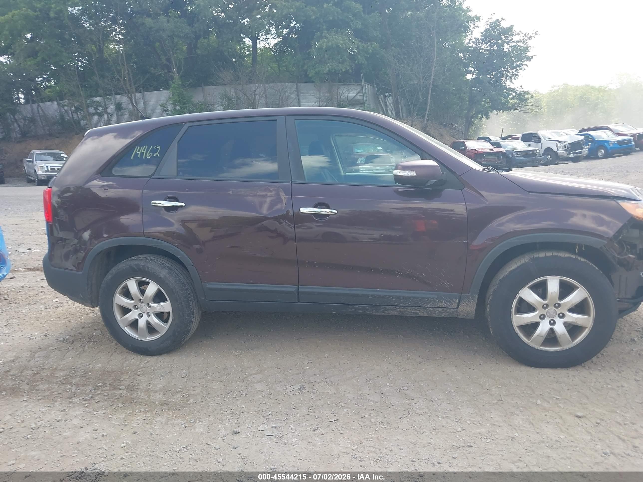 2011 Kia Sorento Lx Burgundy vin: 5XYKT3A11BG147255