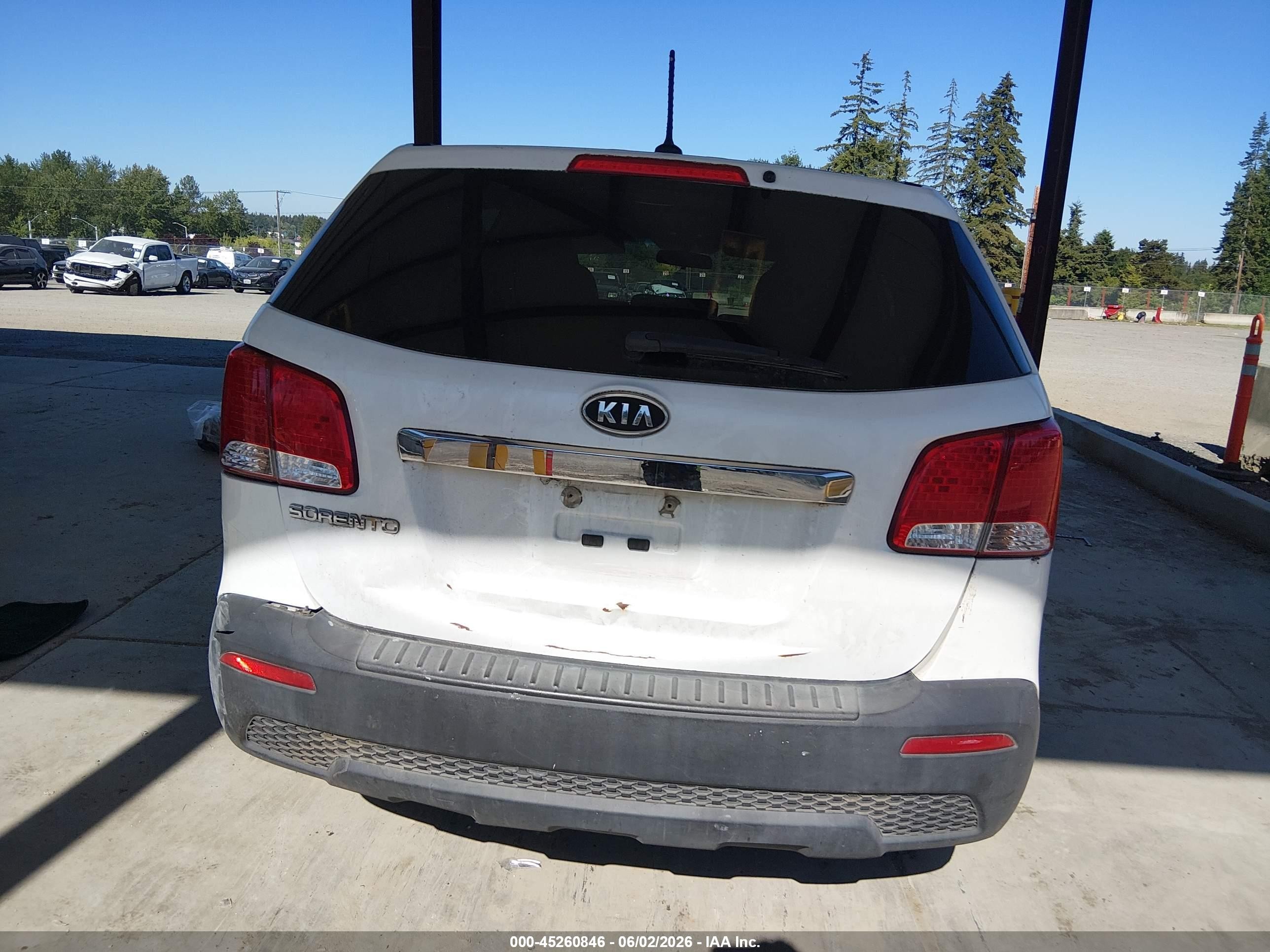 2012 Kia Sorento Lx White vin: 5XYKT3A11CG214082