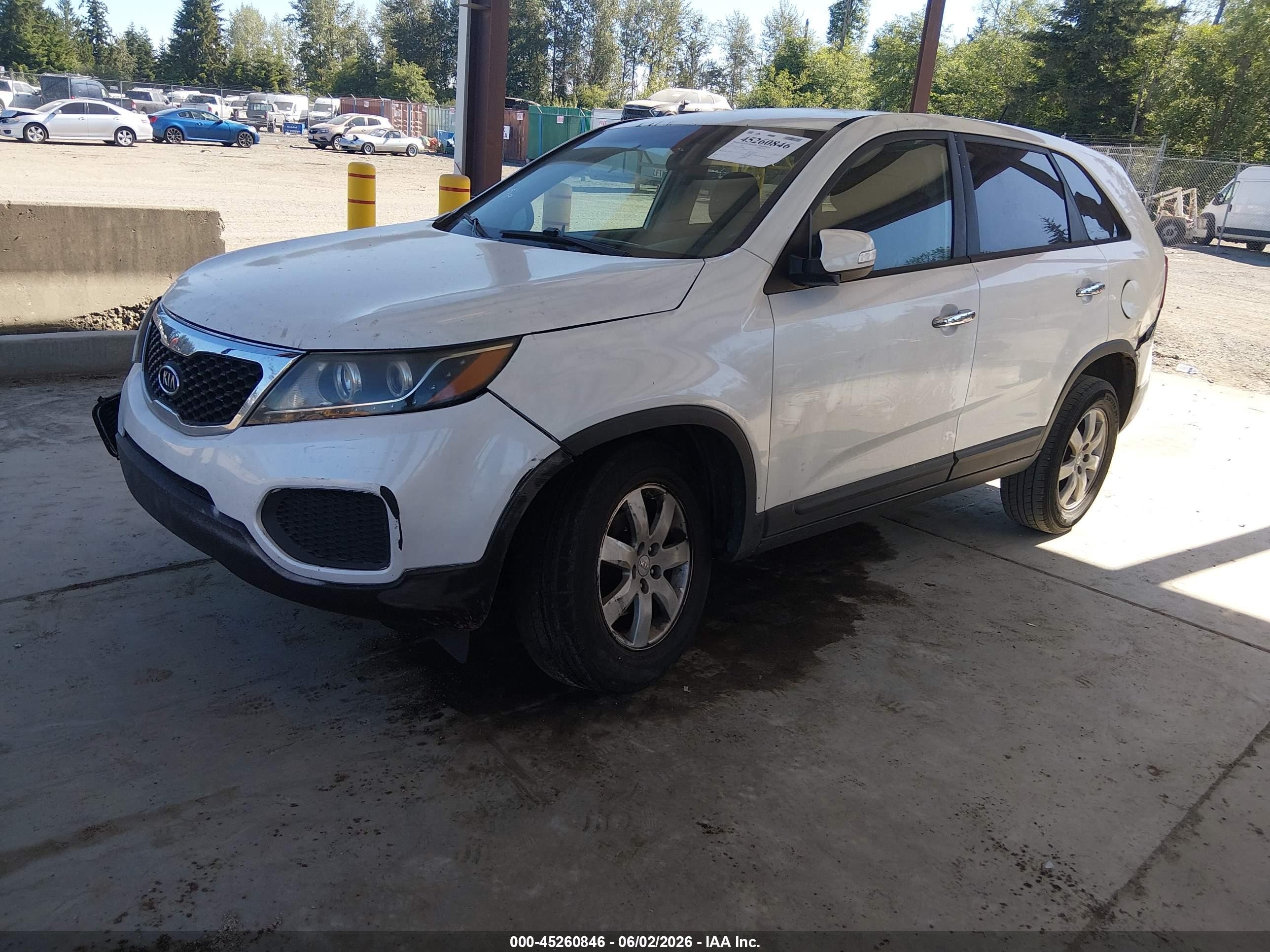 2012 Kia Sorento Lx White vin: 5XYKT3A11CG214082