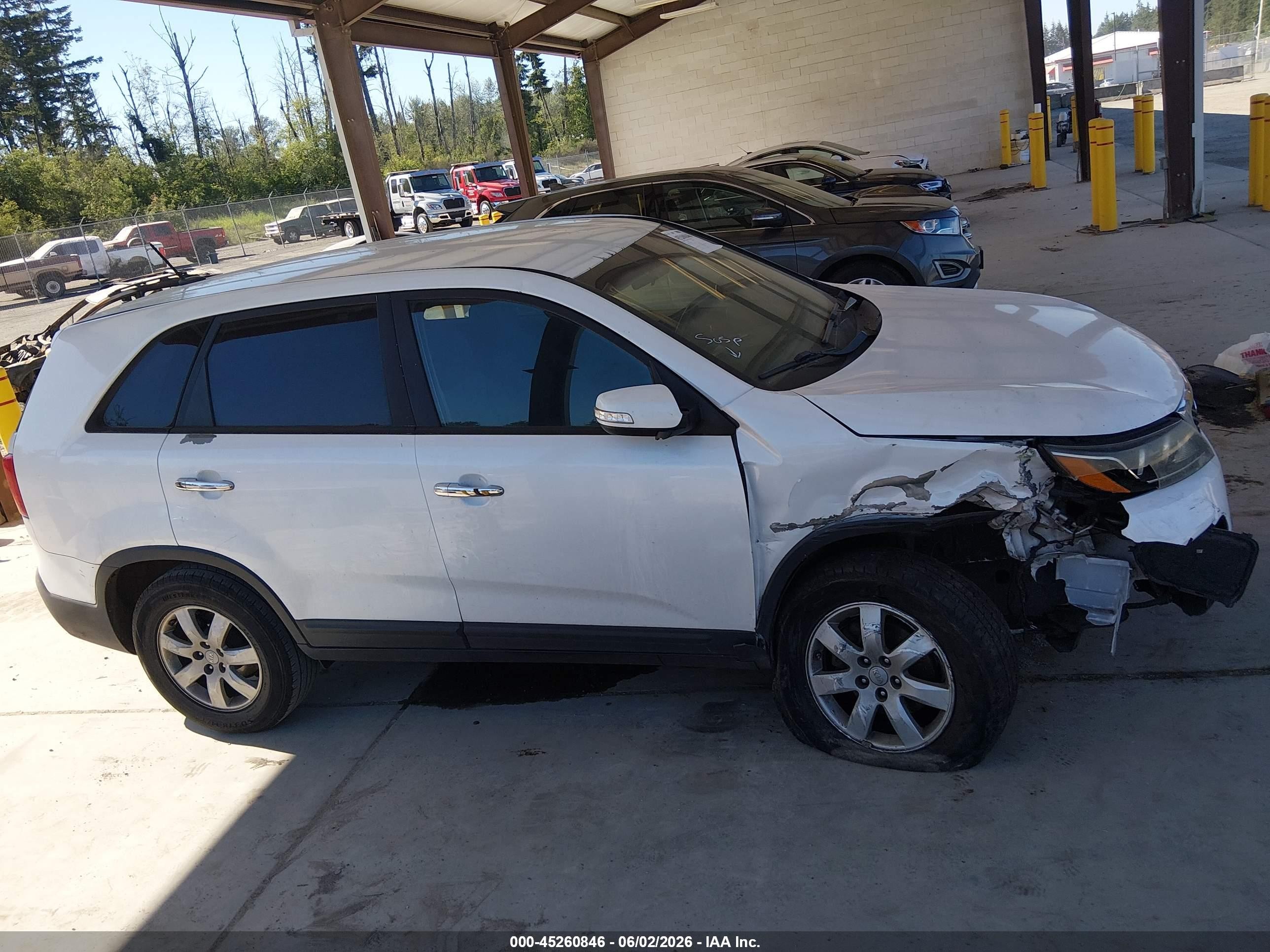 2012 Kia Sorento Lx White vin: 5XYKT3A11CG214082
