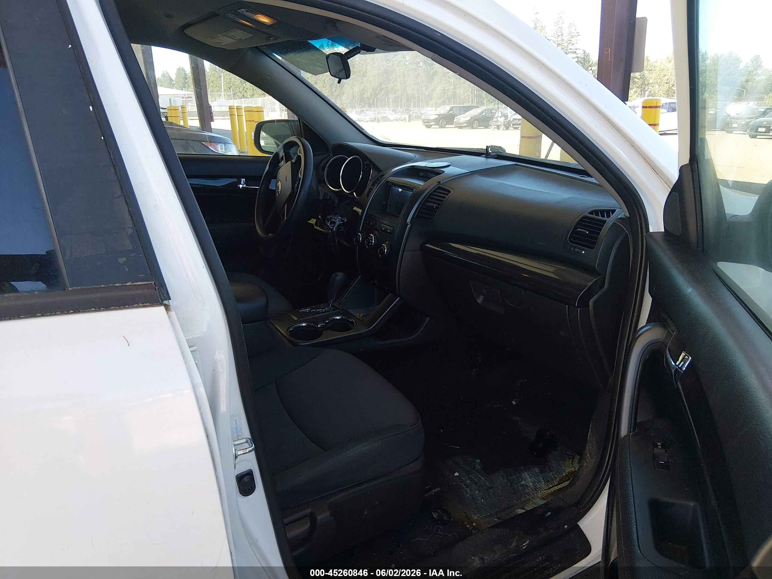 2012 Kia Sorento Lx White vin: 5XYKT3A11CG214082