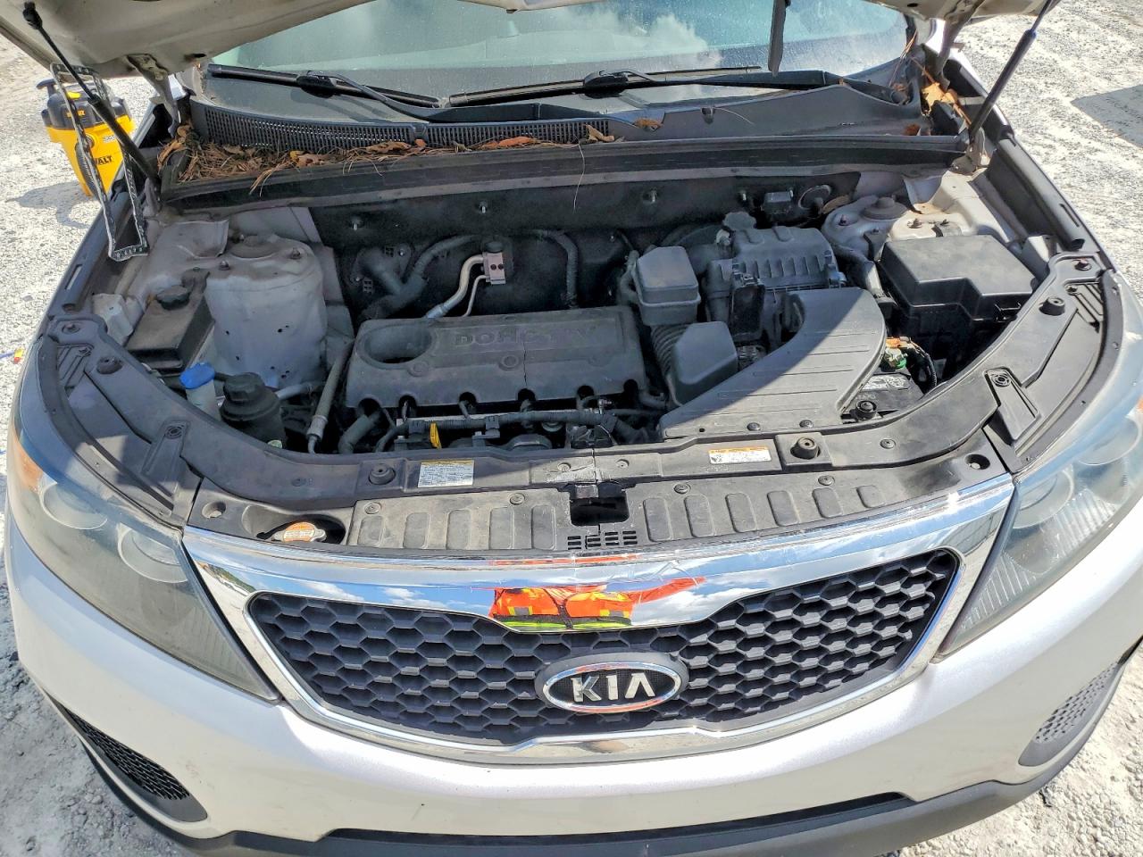 2012 Kia Sorento Lx Silver vin: 5XYKT3A11CG245607