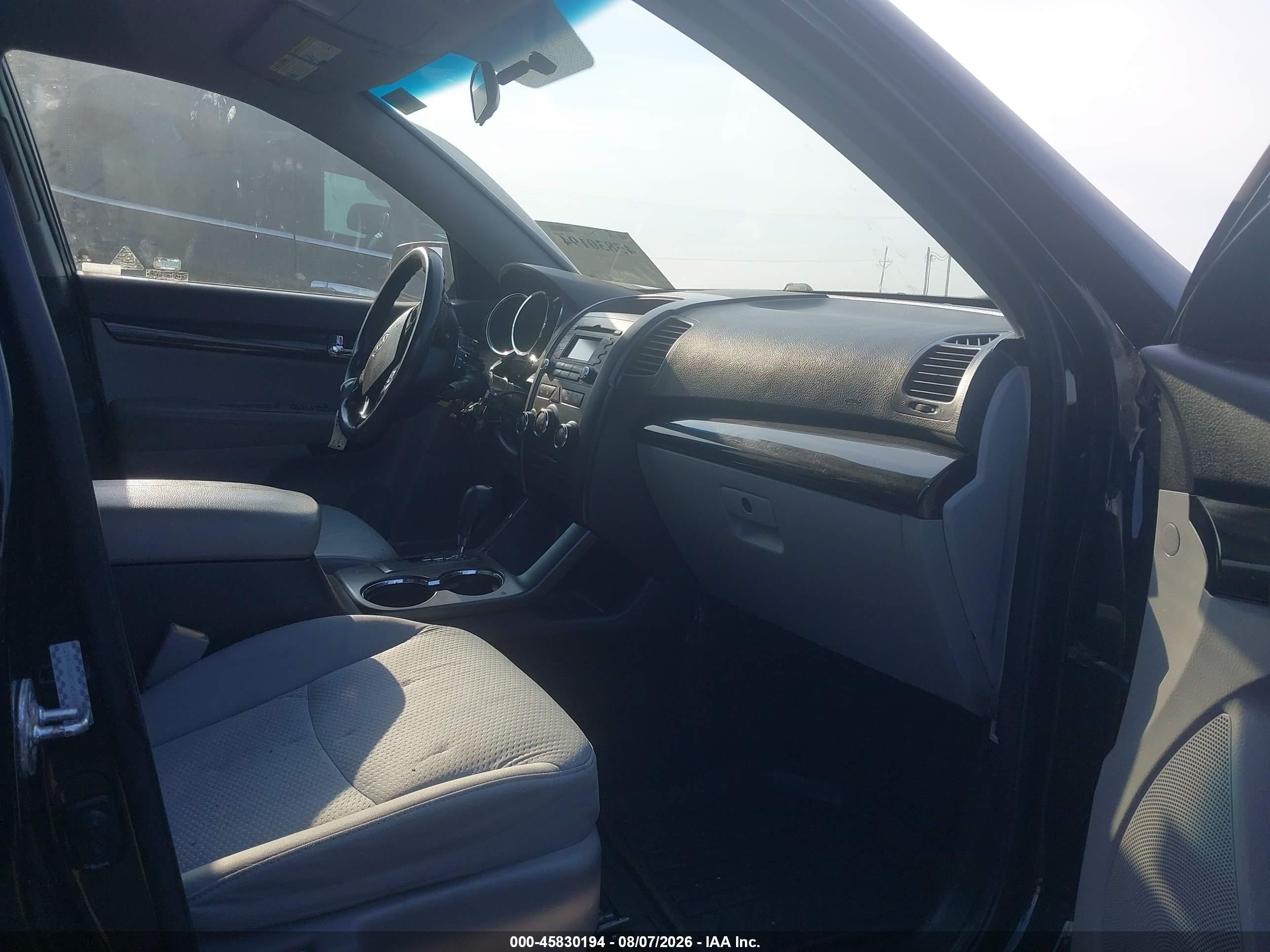 2011 Kia Sorento Lx Black vin: 5XYKT3A12BG016173
