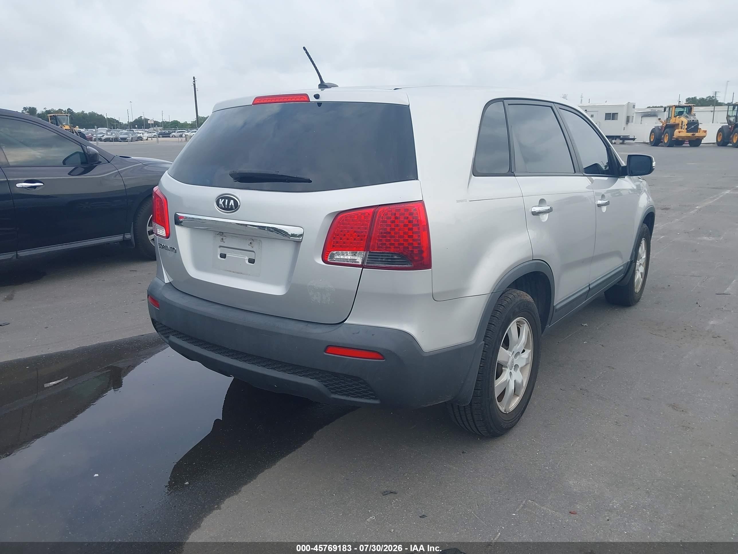 2011 Kia Sorento Lx Silver vin: 5XYKT3A12BG087809