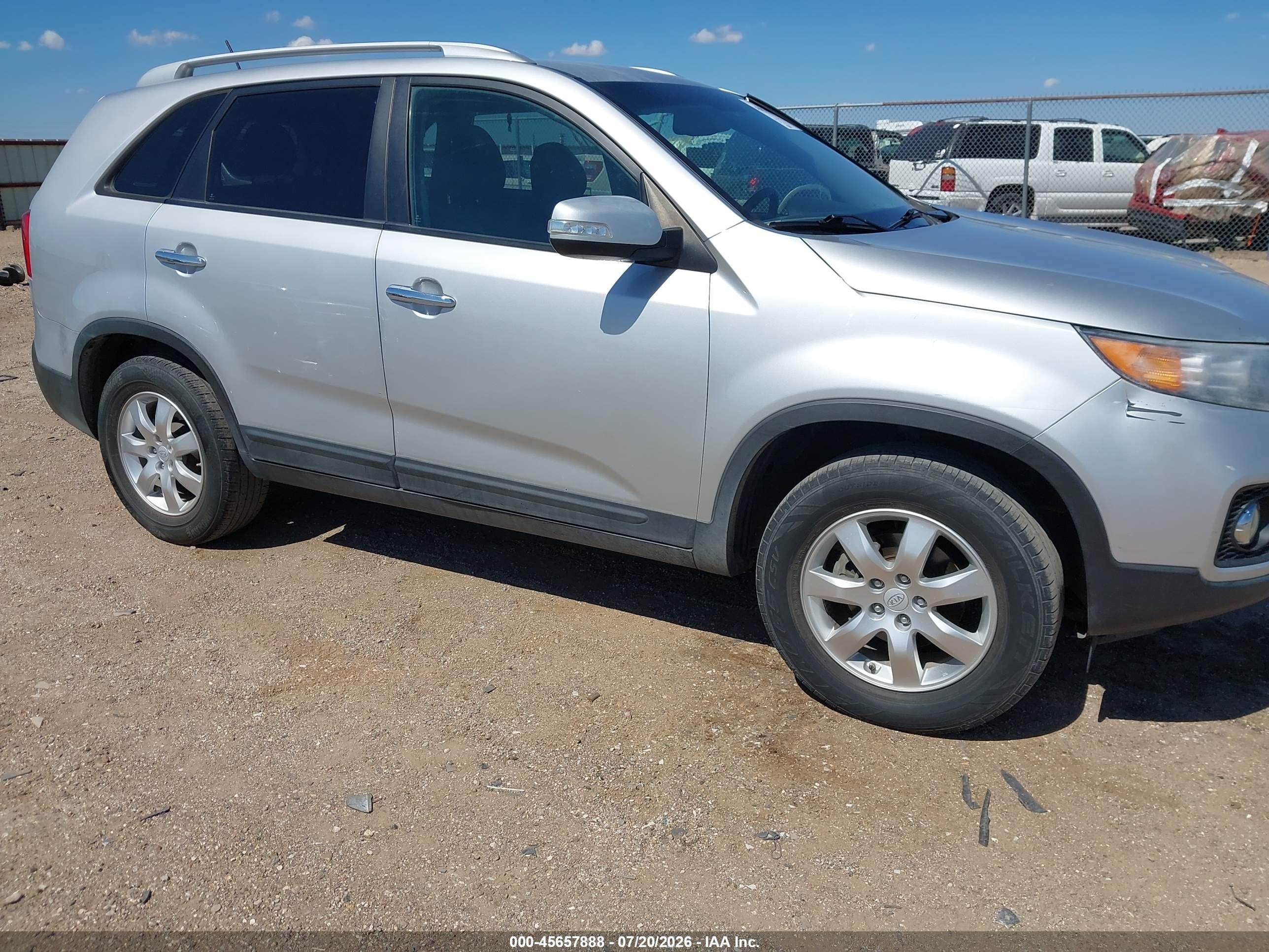 2011 Kia Sorento Lx Silver vin: 5XYKT3A12BG140069