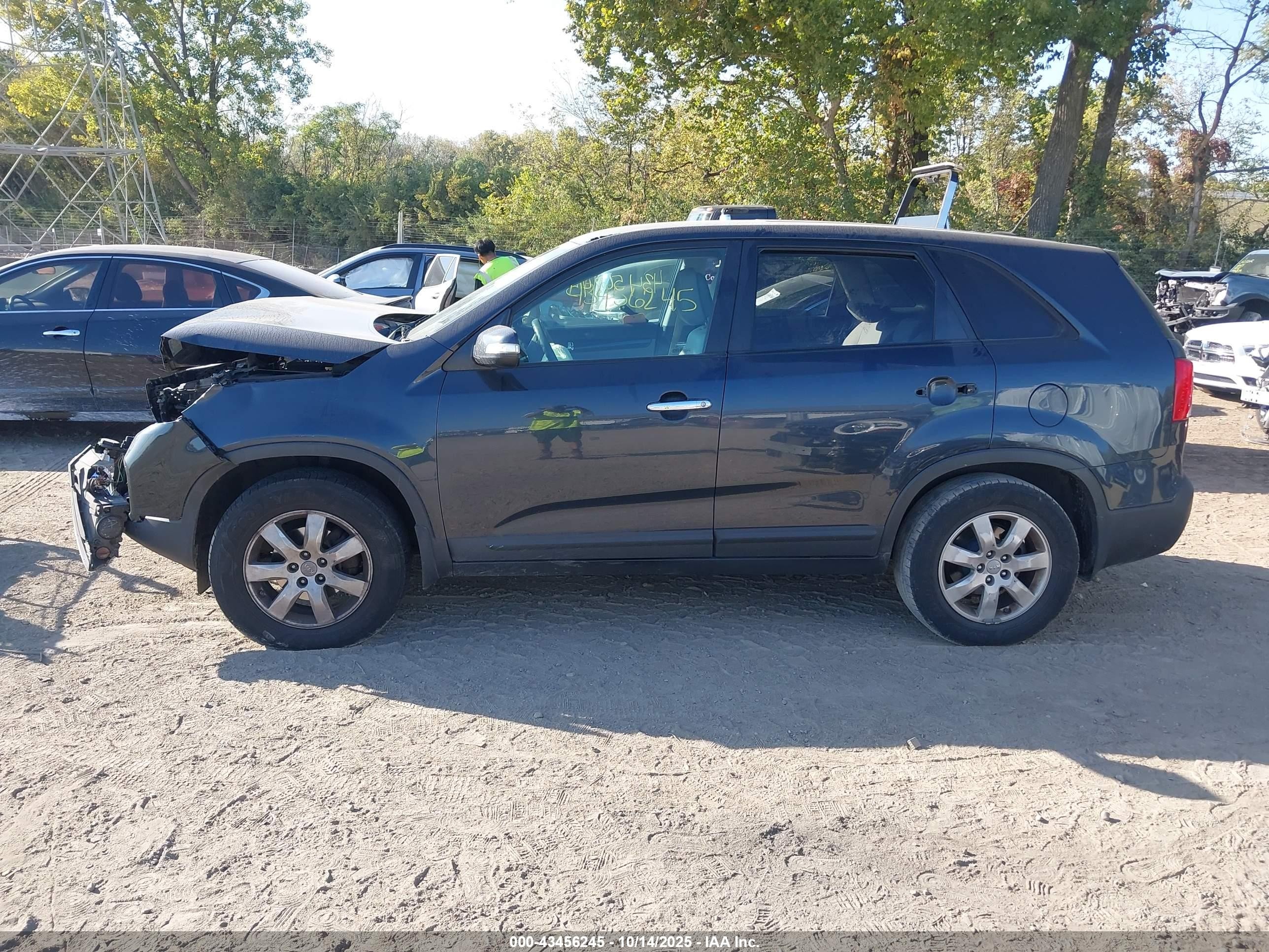 2012 Kia Sorento Lx Blue vin: 5XYKT3A12CG233367