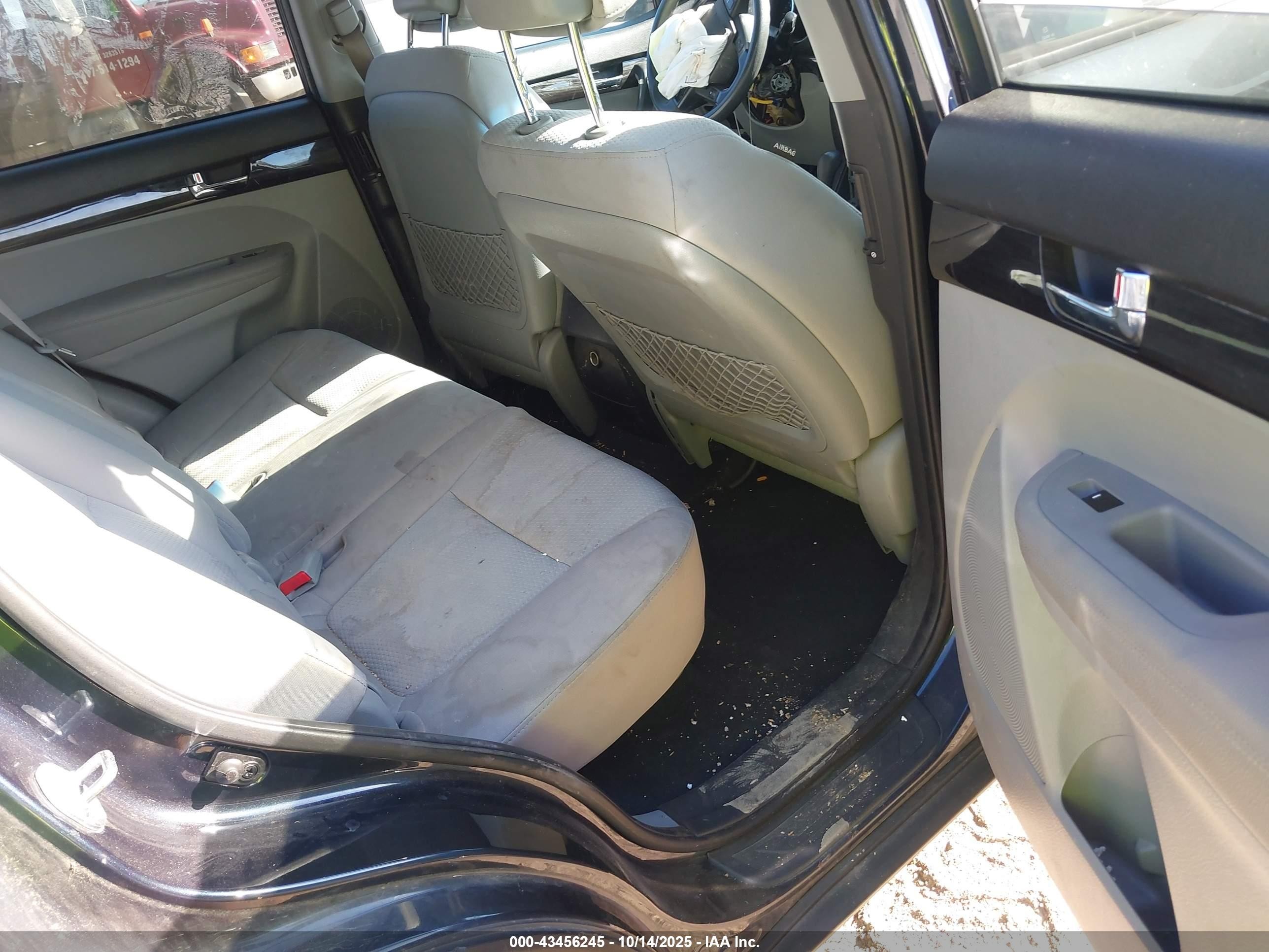 2012 Kia Sorento Lx Blue vin: 5XYKT3A12CG233367