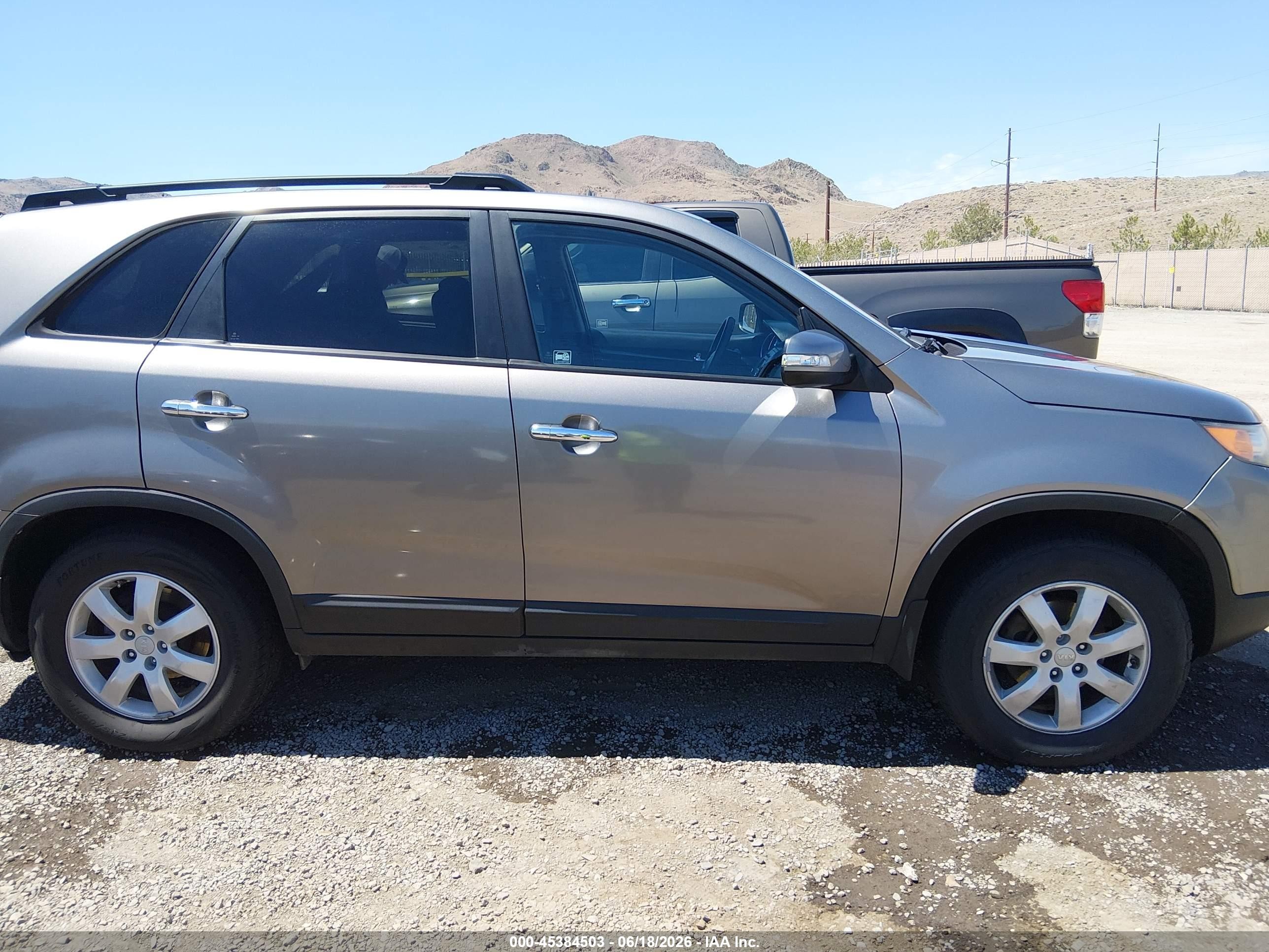 2012 Kia Sorento Lx Gray vin: 5XYKT3A12CG274520