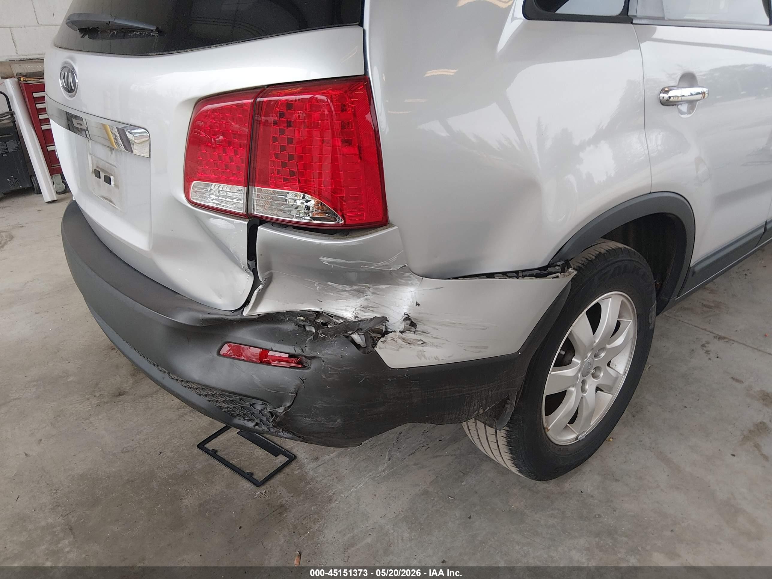 2013 Kia Sorento Lx Silver vin: 5XYKT3A12DG409755