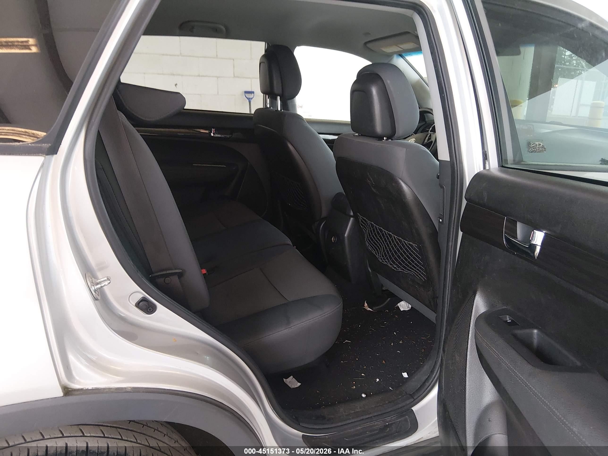 2013 Kia Sorento Lx Silver vin: 5XYKT3A12DG409755