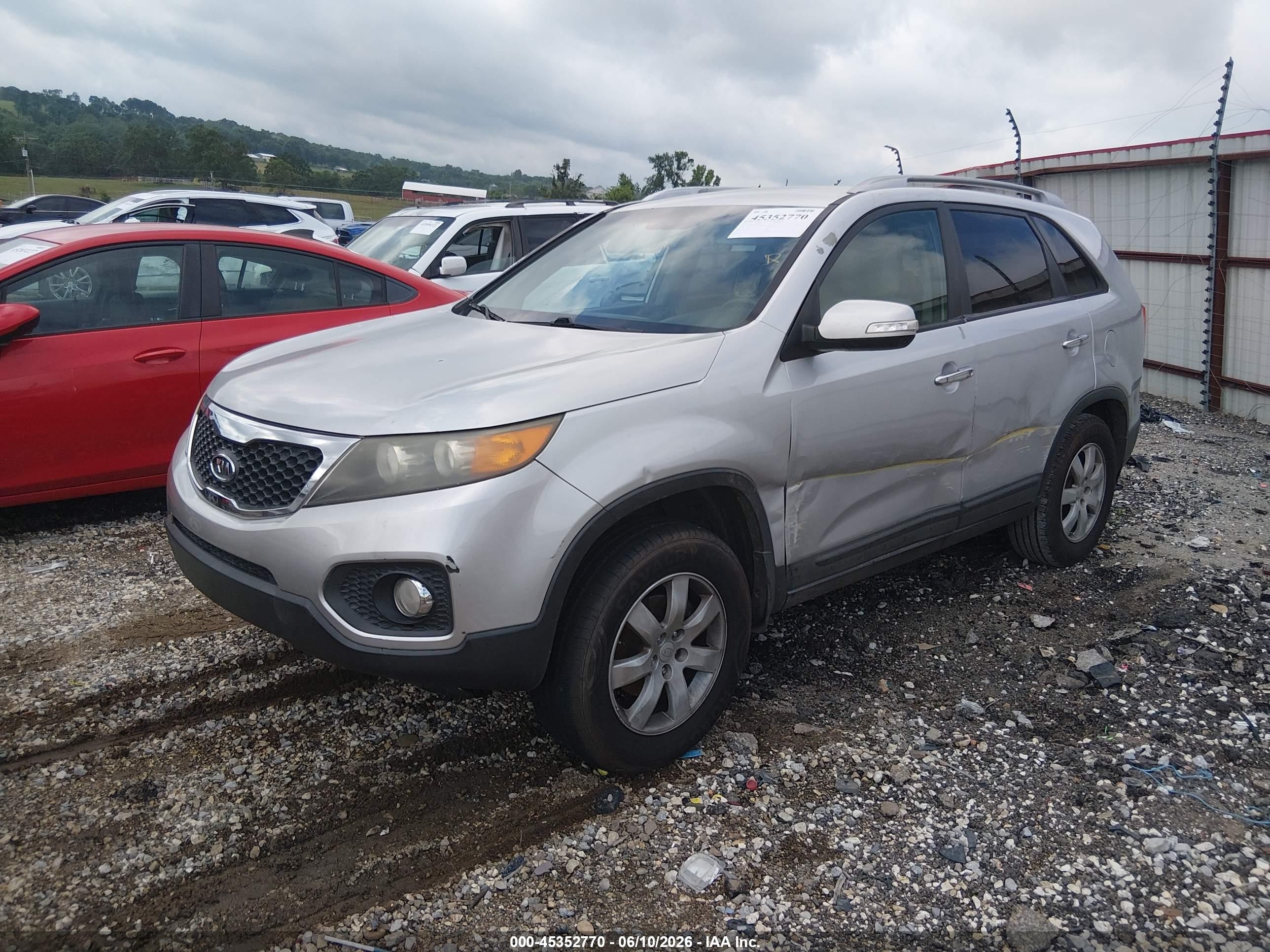 2011 Kia Sorento Lx Silver vin: 5XYKT3A13BG017199