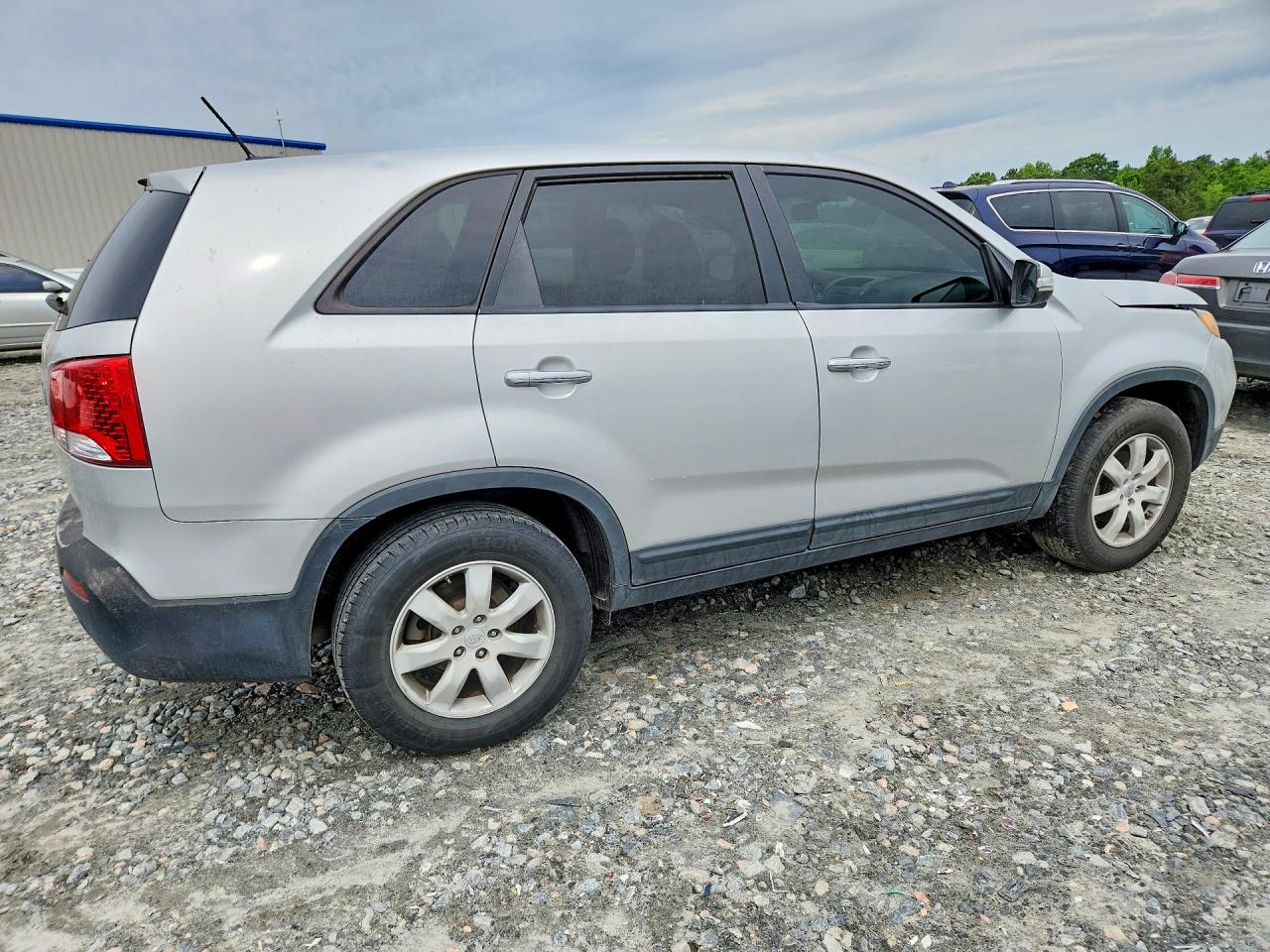2011 Kia Sorento Lx Silver vin: 5XYKT3A13BG050476