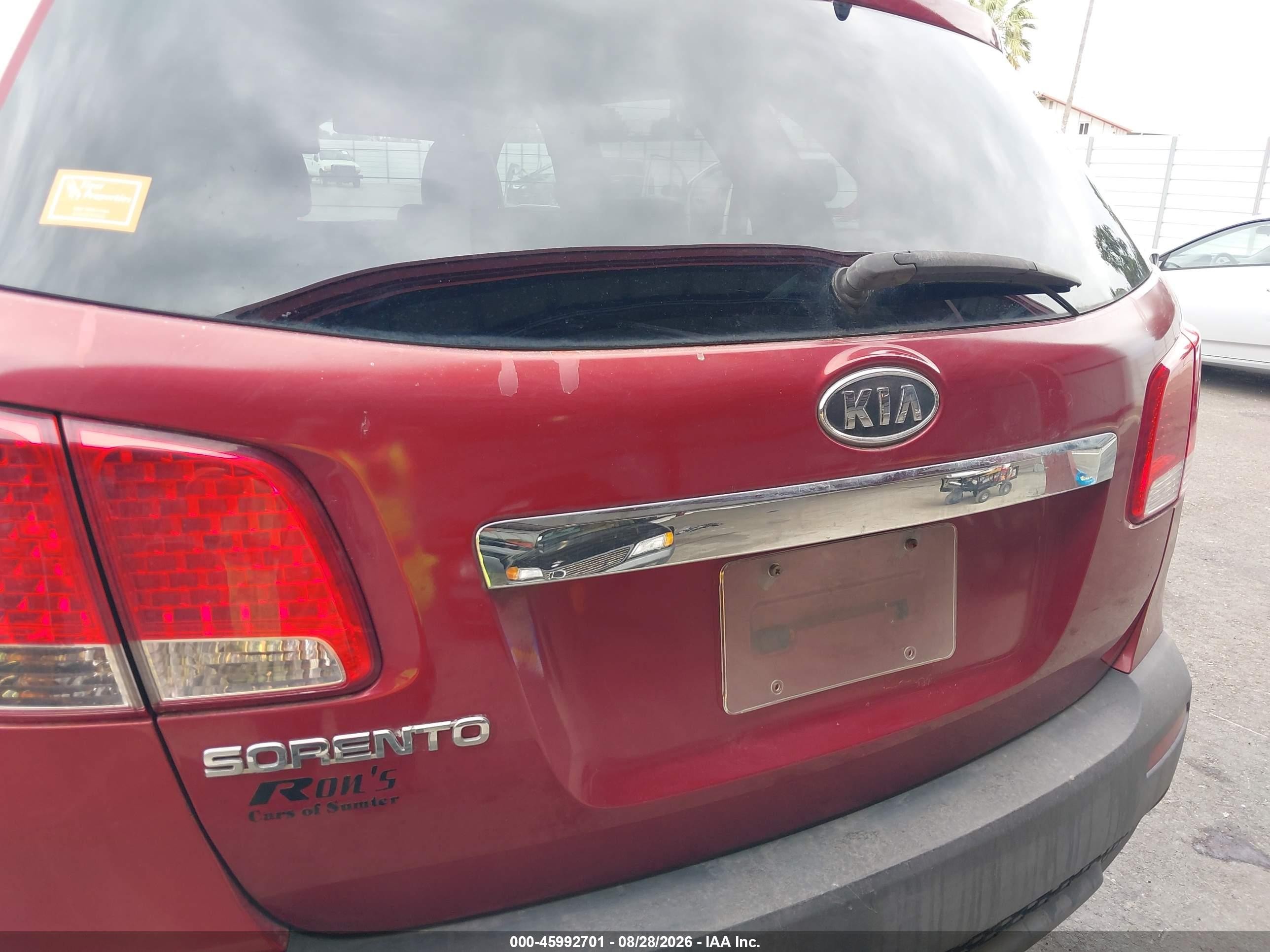 2011 Kia Sorento Lx Red vin: 5XYKT3A13BG068282