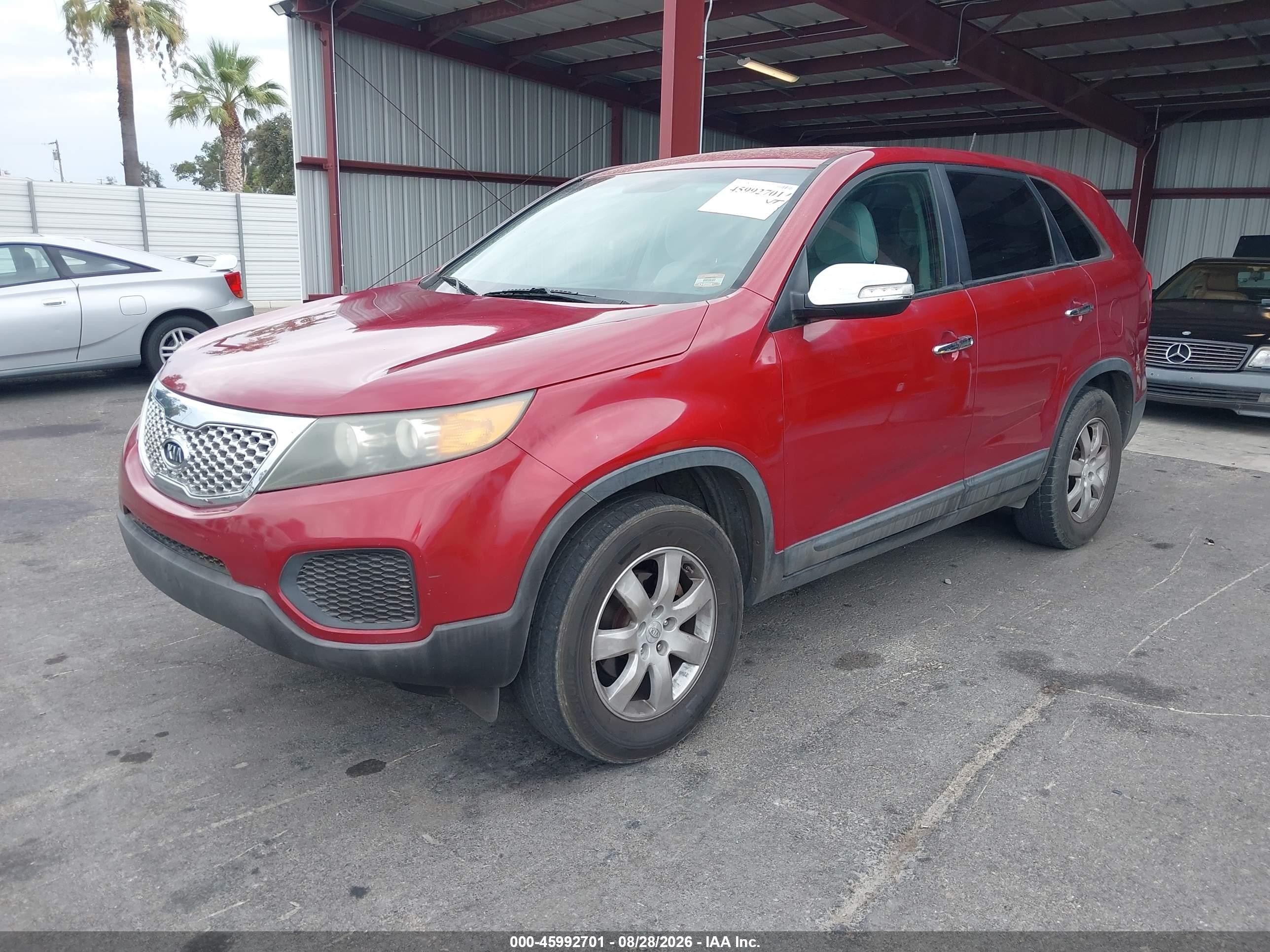 2011 Kia Sorento Lx Red vin: 5XYKT3A13BG068282