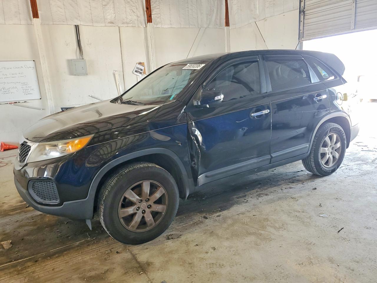 2011 Kia Sorento Lx Black vin: 5XYKT3A13BG083686