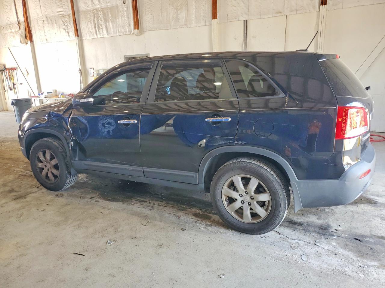 2011 Kia Sorento Lx Black vin: 5XYKT3A13BG083686