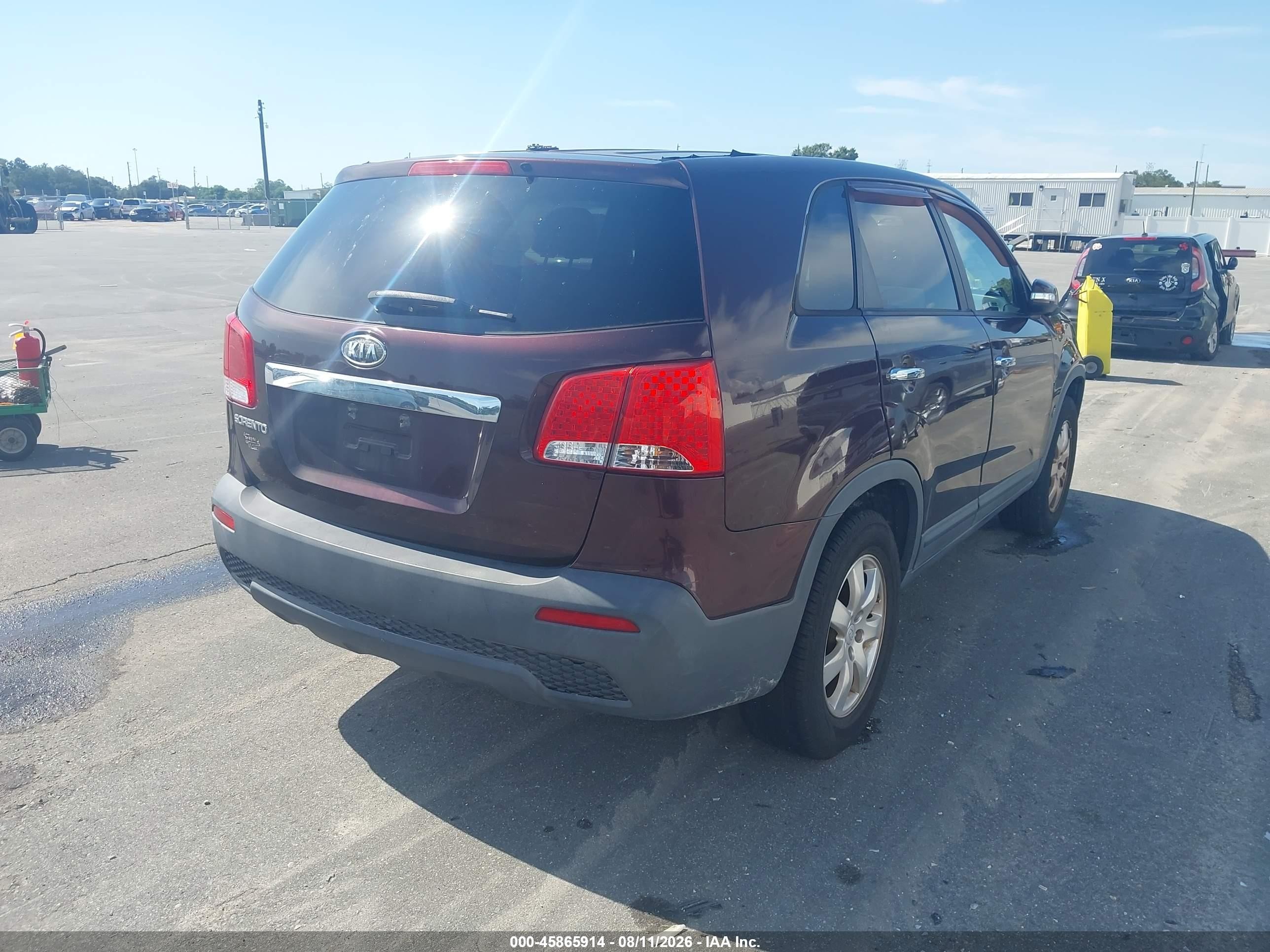2011 Kia Sorento Lx Бордовый vin: 5XYKT3A13BG139142
