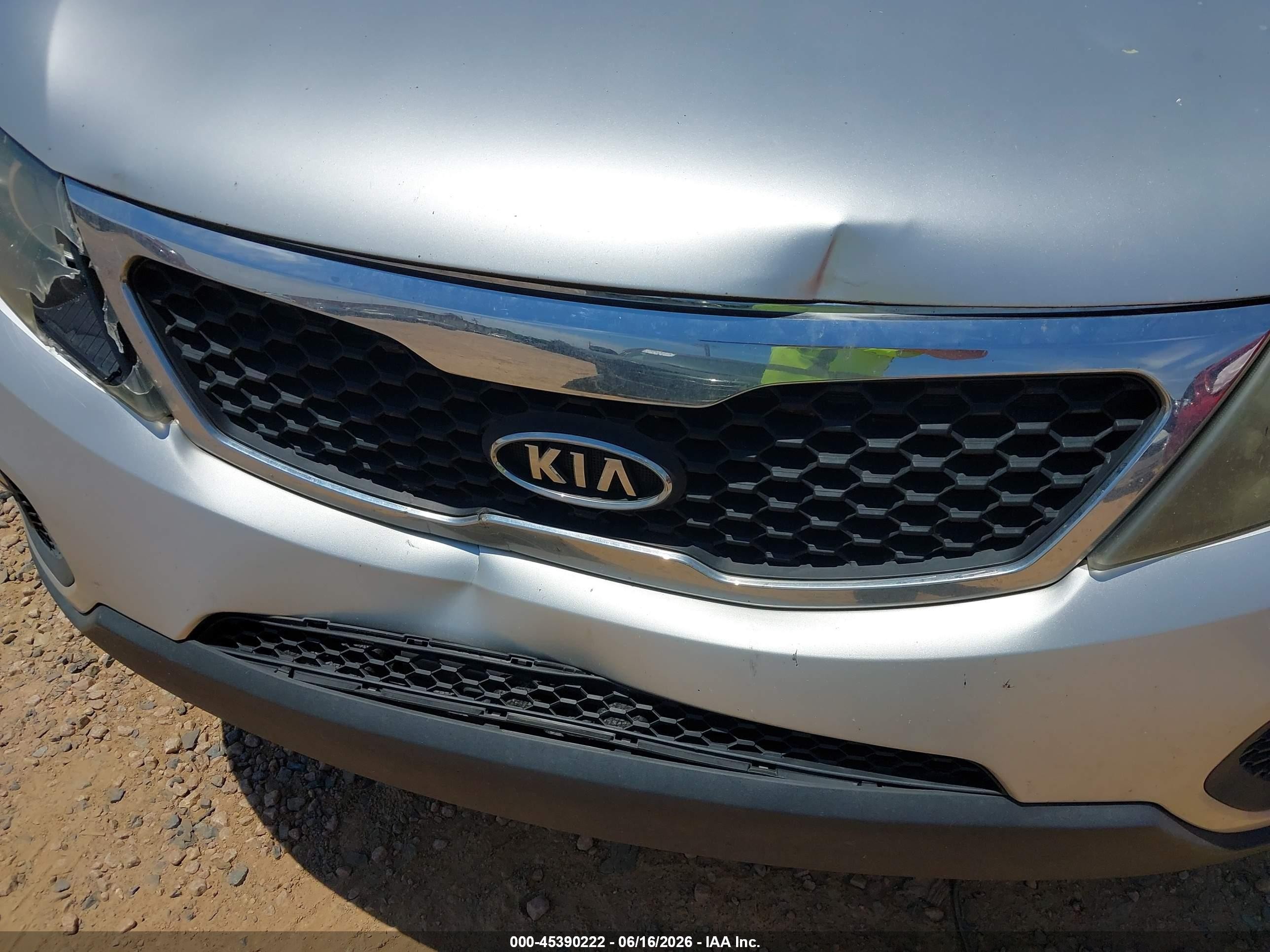 2011 Kia Sorento Lx Silver vin: 5XYKT3A13BG185053