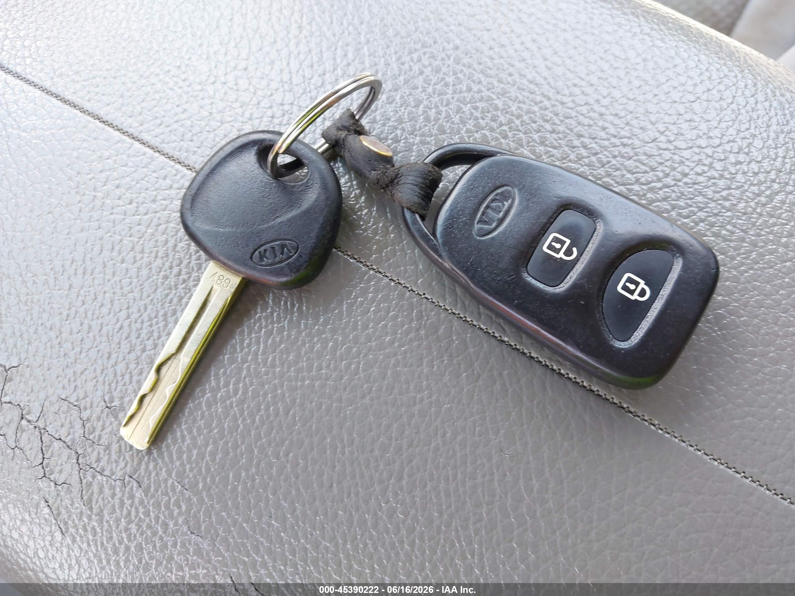2011 Kia Sorento Lx Silver vin: 5XYKT3A13BG185053