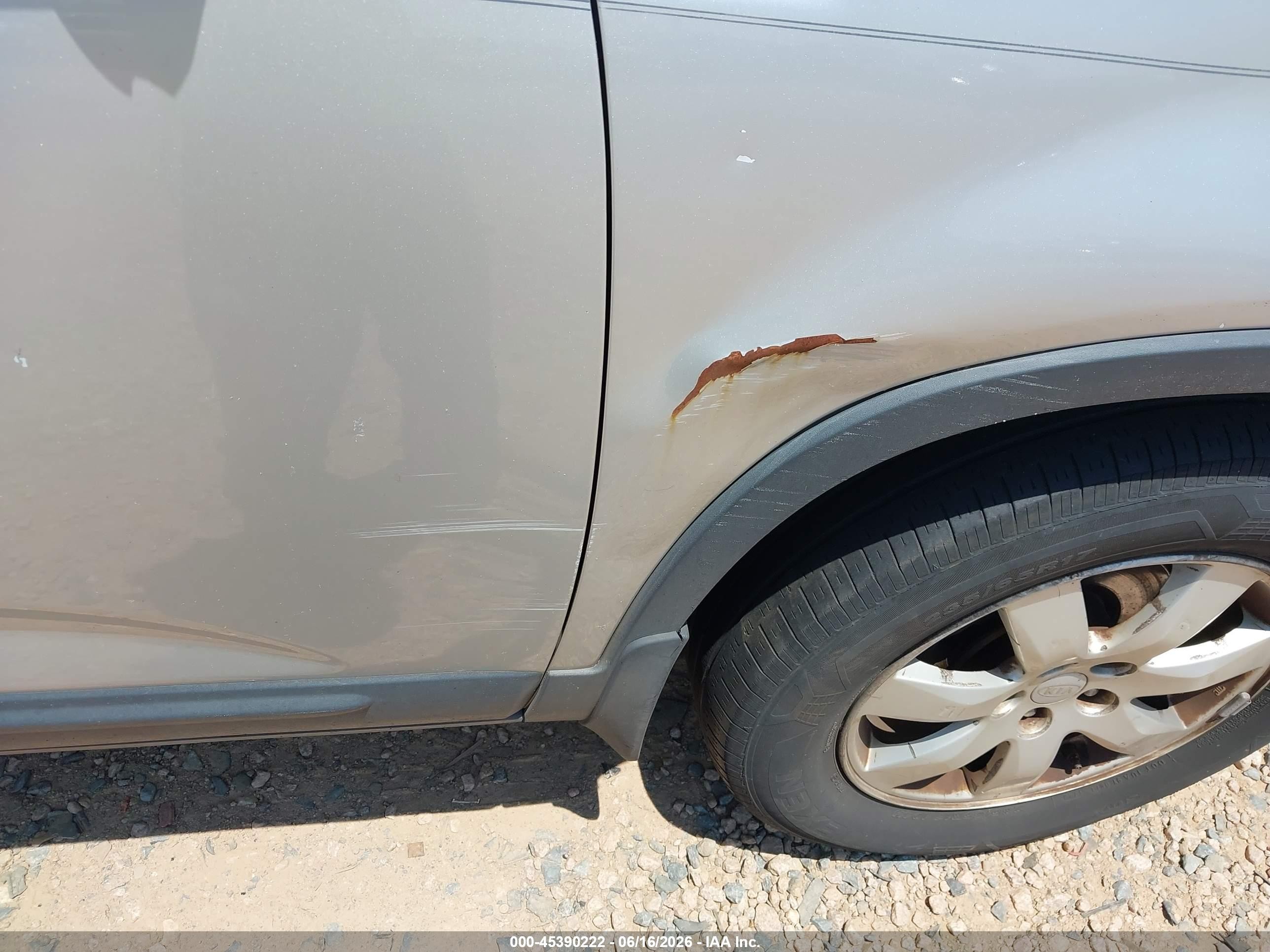 2011 Kia Sorento Lx Silver vin: 5XYKT3A13BG185053