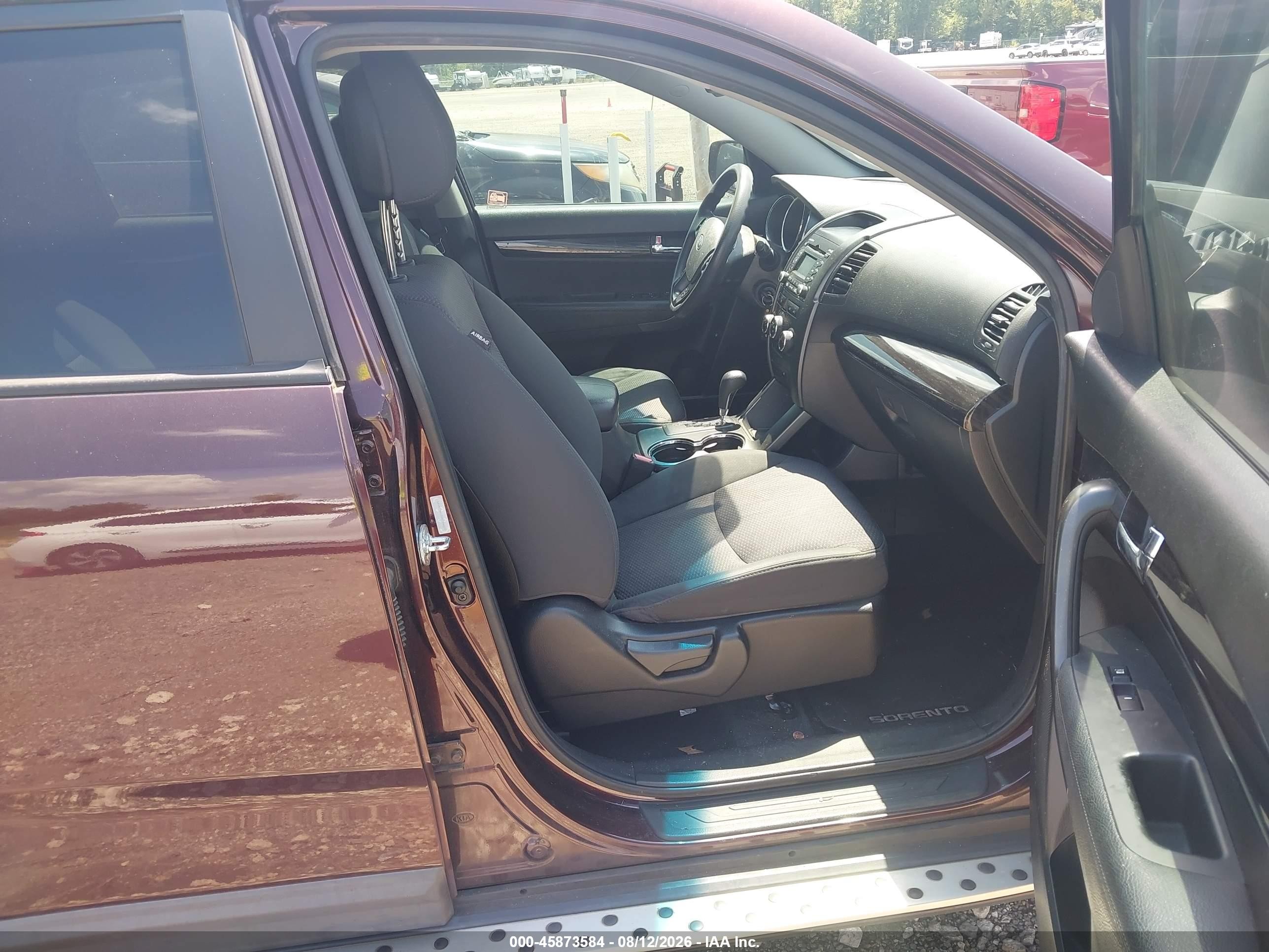 2011 Kia Sorento Lx Темно-бордовый vin: 5XYKT3A13BG186039