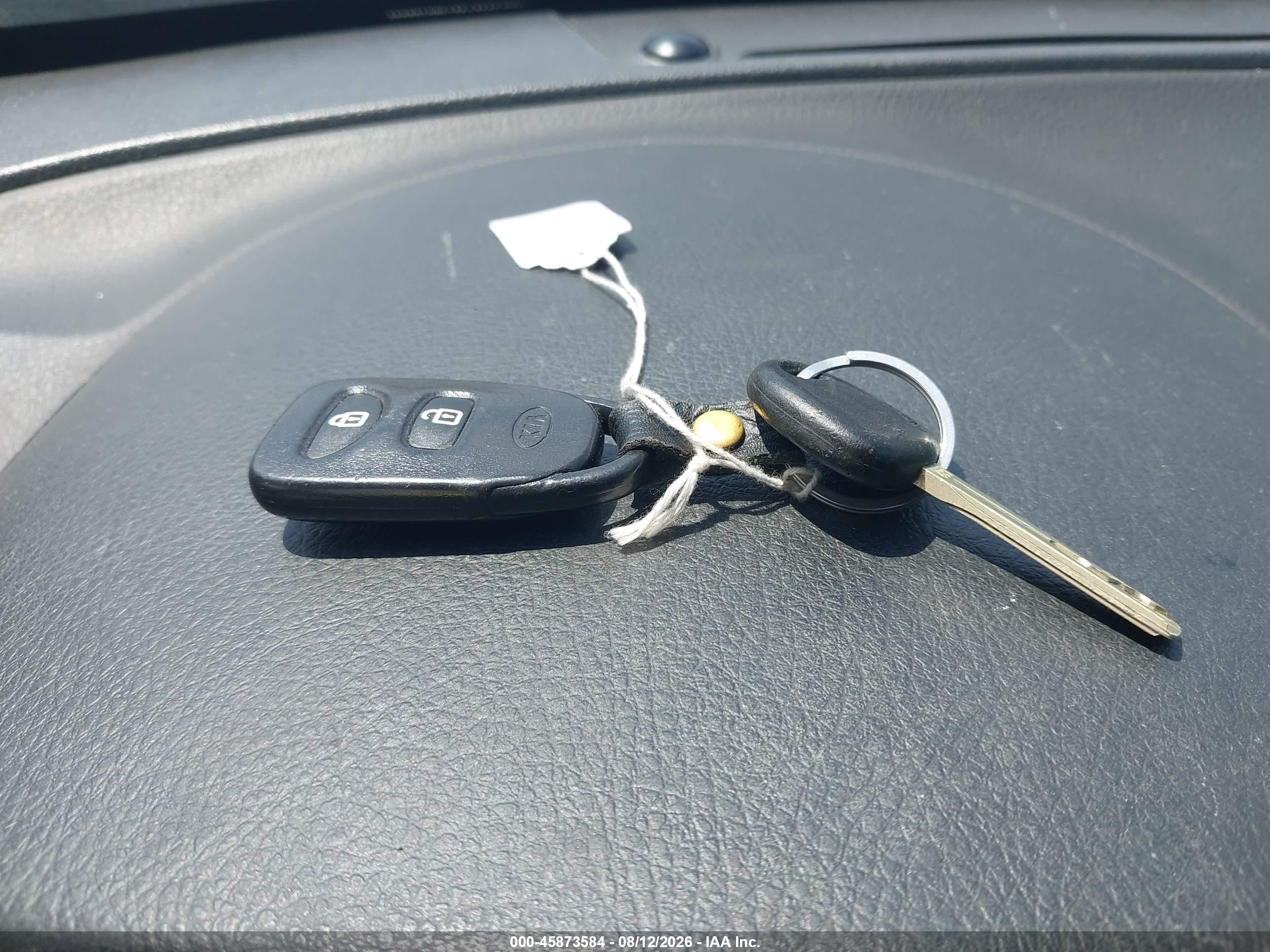 2011 Kia Sorento Lx Темно-бордовый vin: 5XYKT3A13BG186039