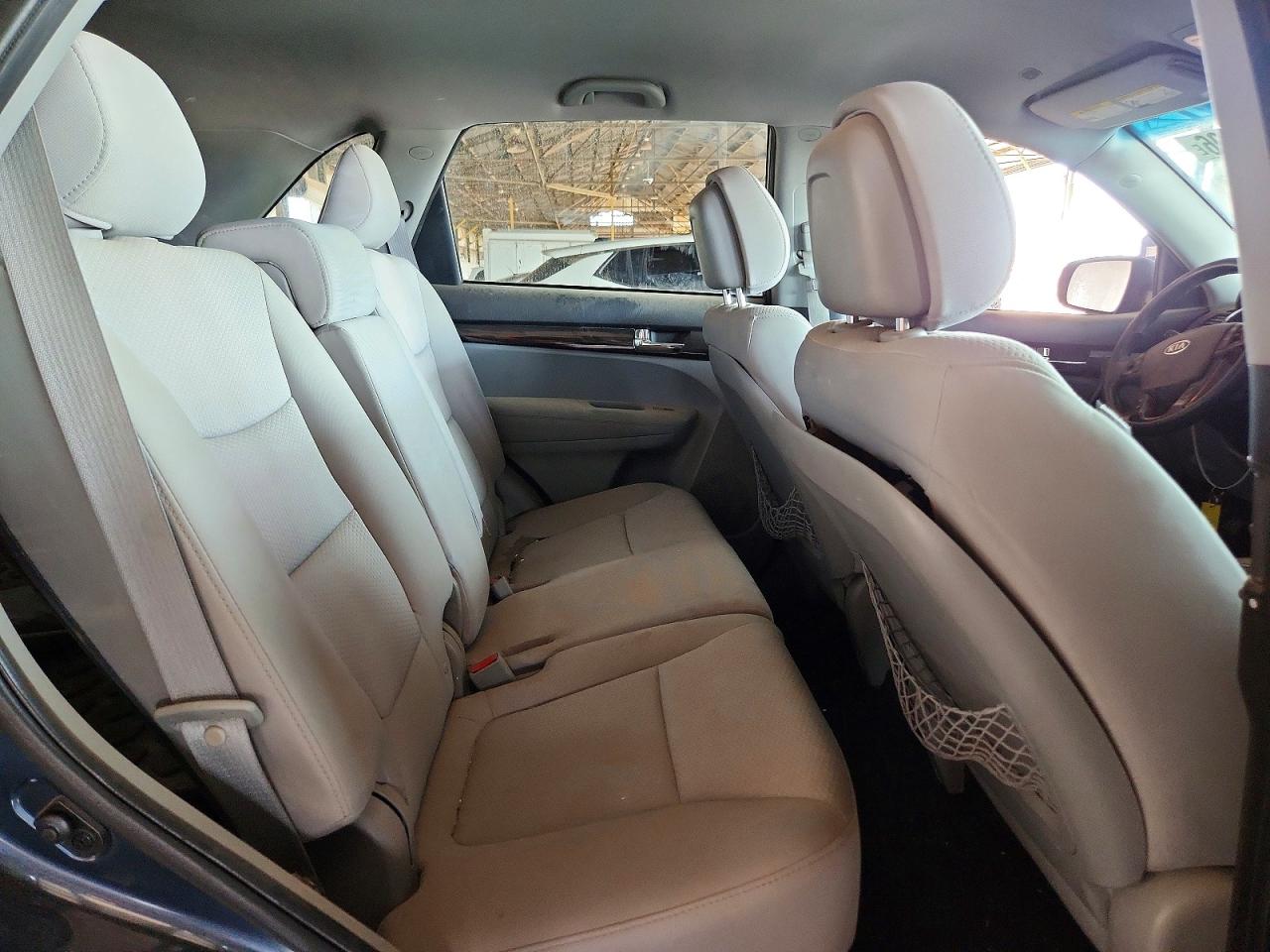 2012 Kia Sorento Lx Серый vin: 5XYKT3A13CG204055
