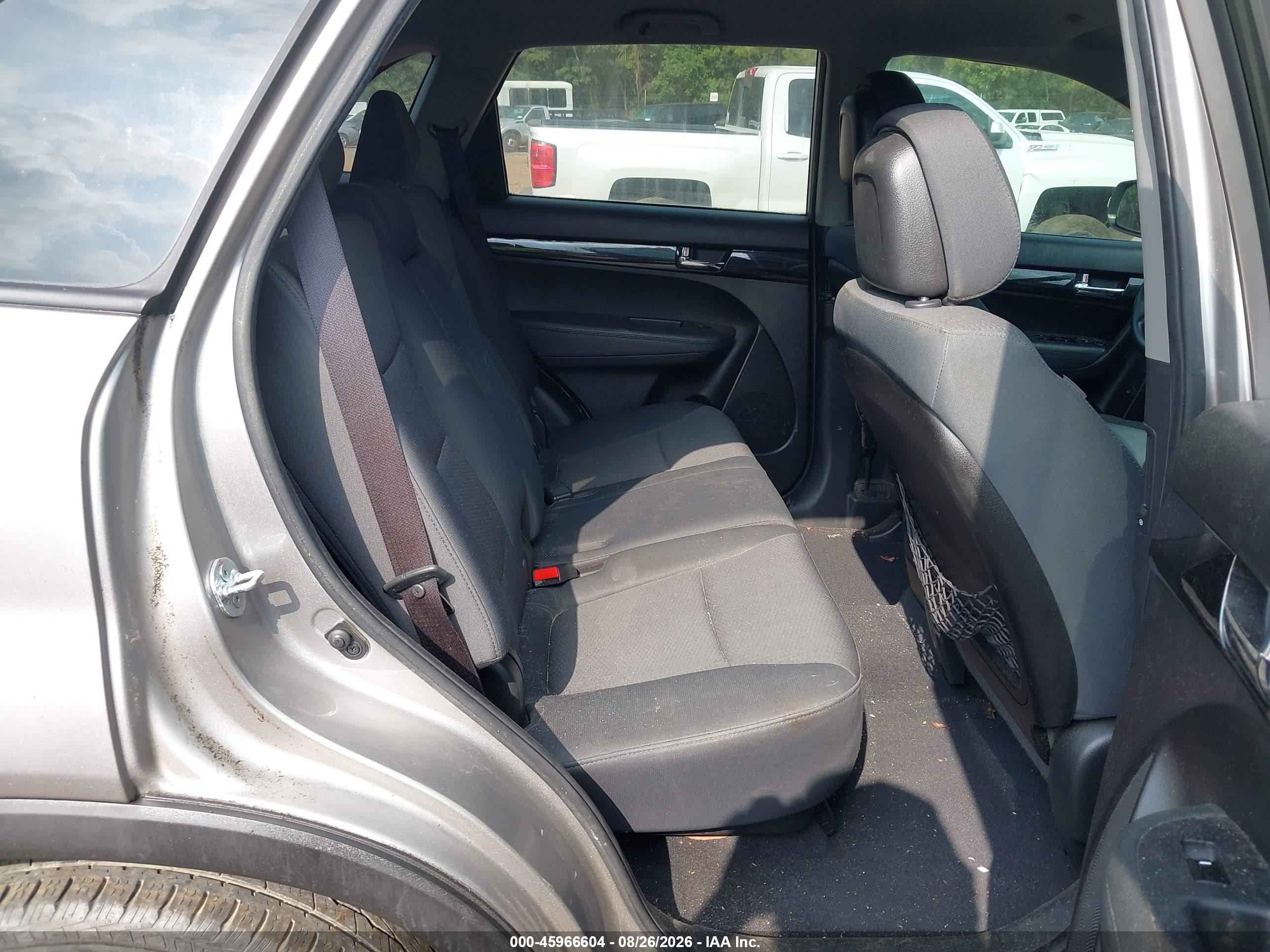 2013 Kia Sorento Lx Silver vin: 5XYKT3A13DG332992