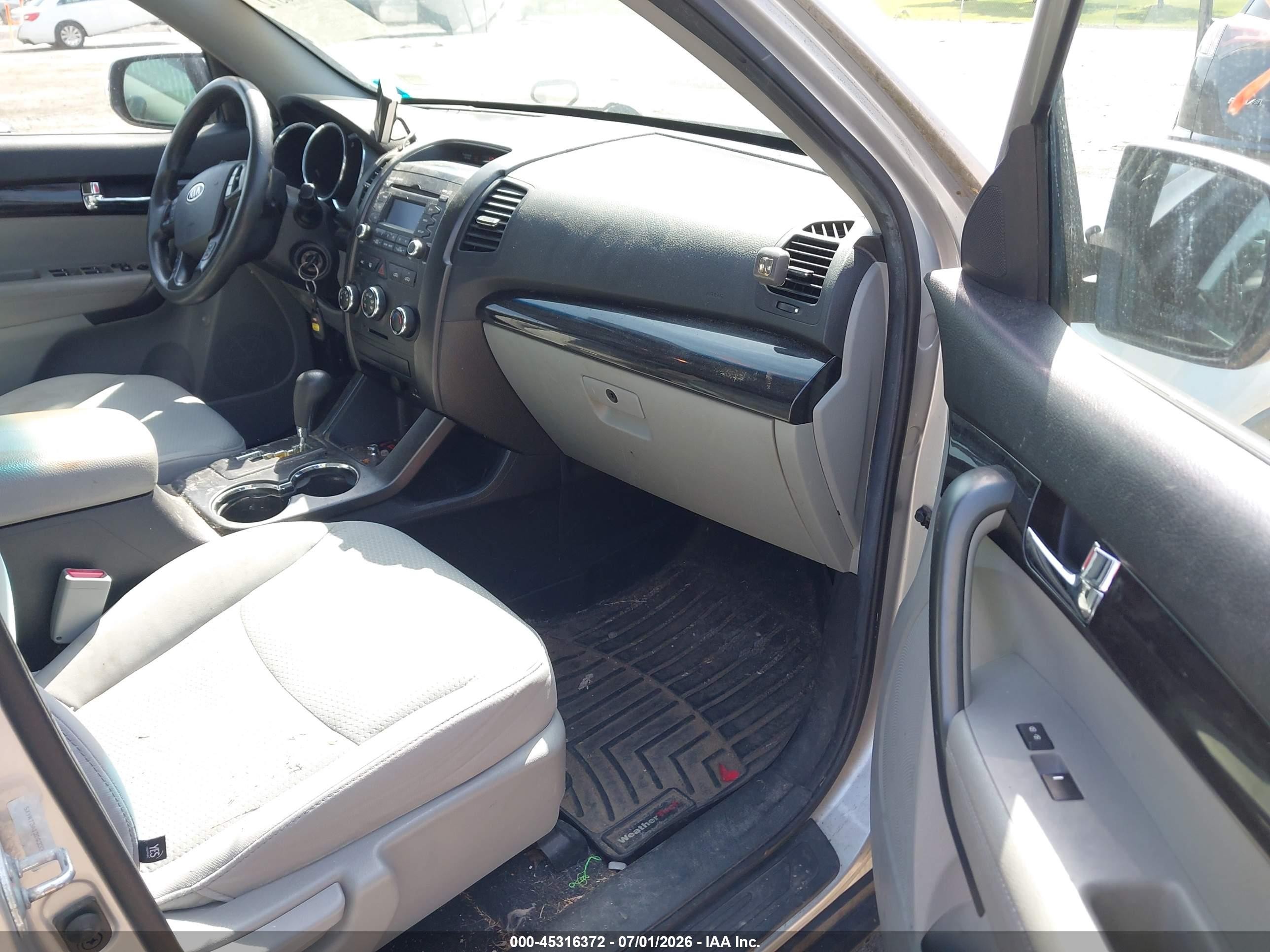 2013 Kia Sorento Lx Silver vin: 5XYKT3A13DG333933
