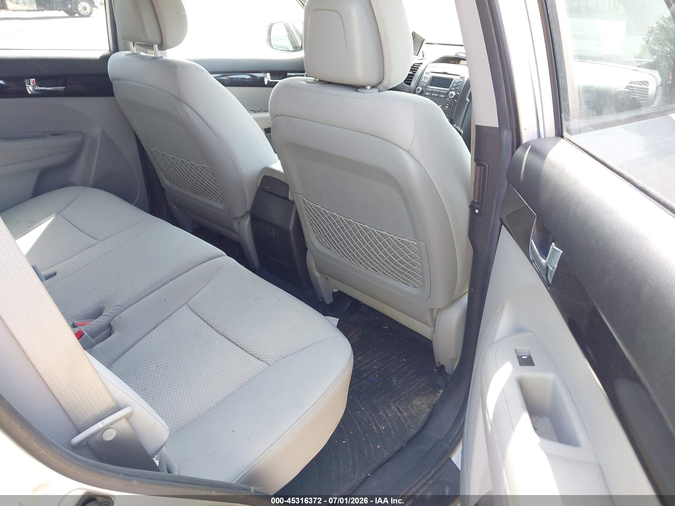 2013 Kia Sorento Lx Silver vin: 5XYKT3A13DG333933