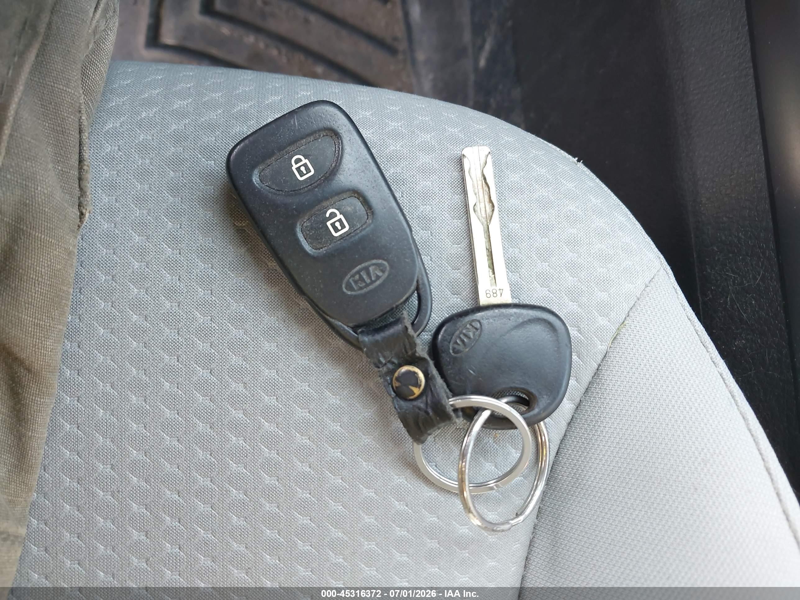 2013 Kia Sorento Lx Silver vin: 5XYKT3A13DG333933