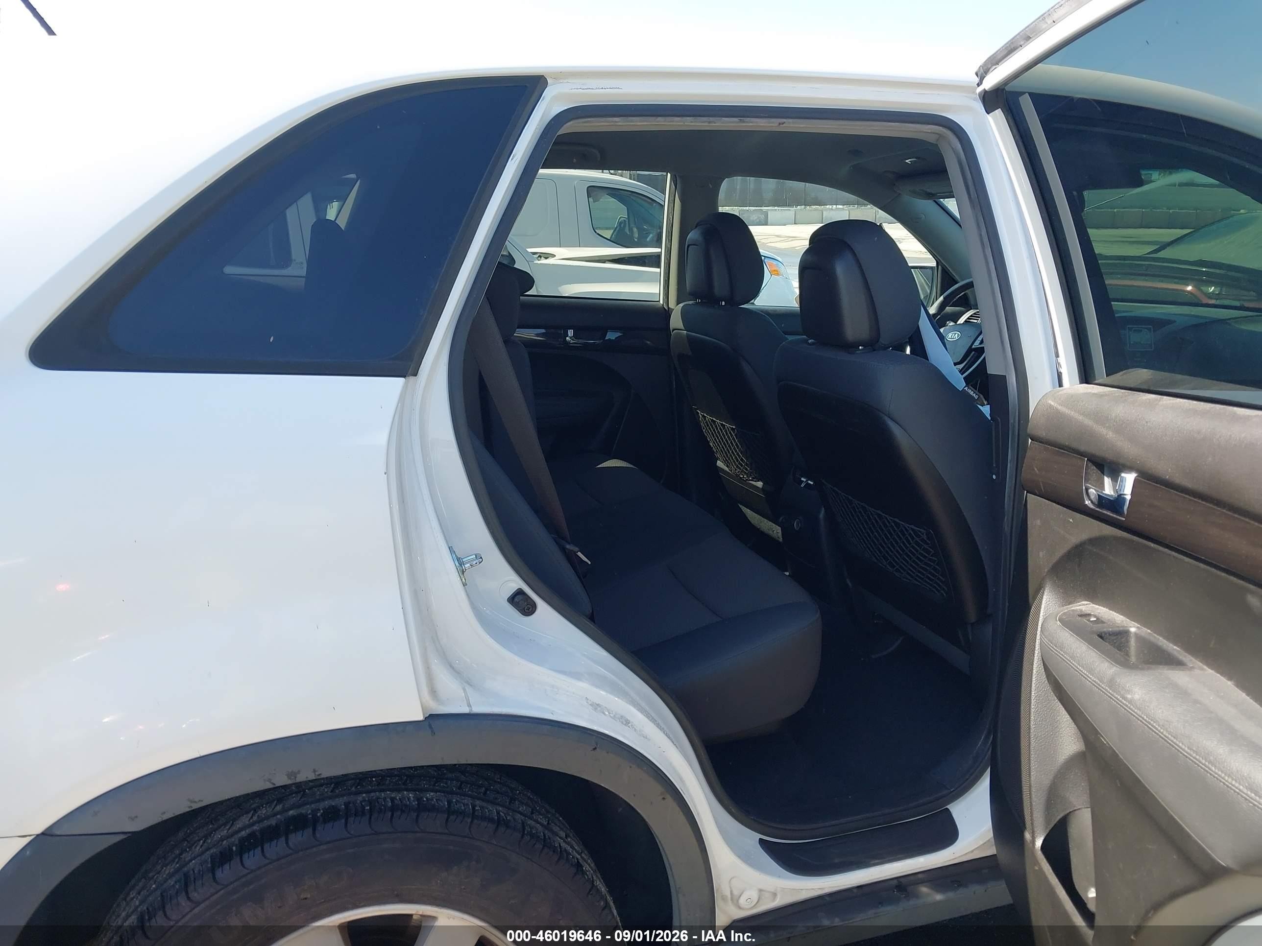 2013 Kia Sorento Lx White vin: 5XYKT3A13DG336606