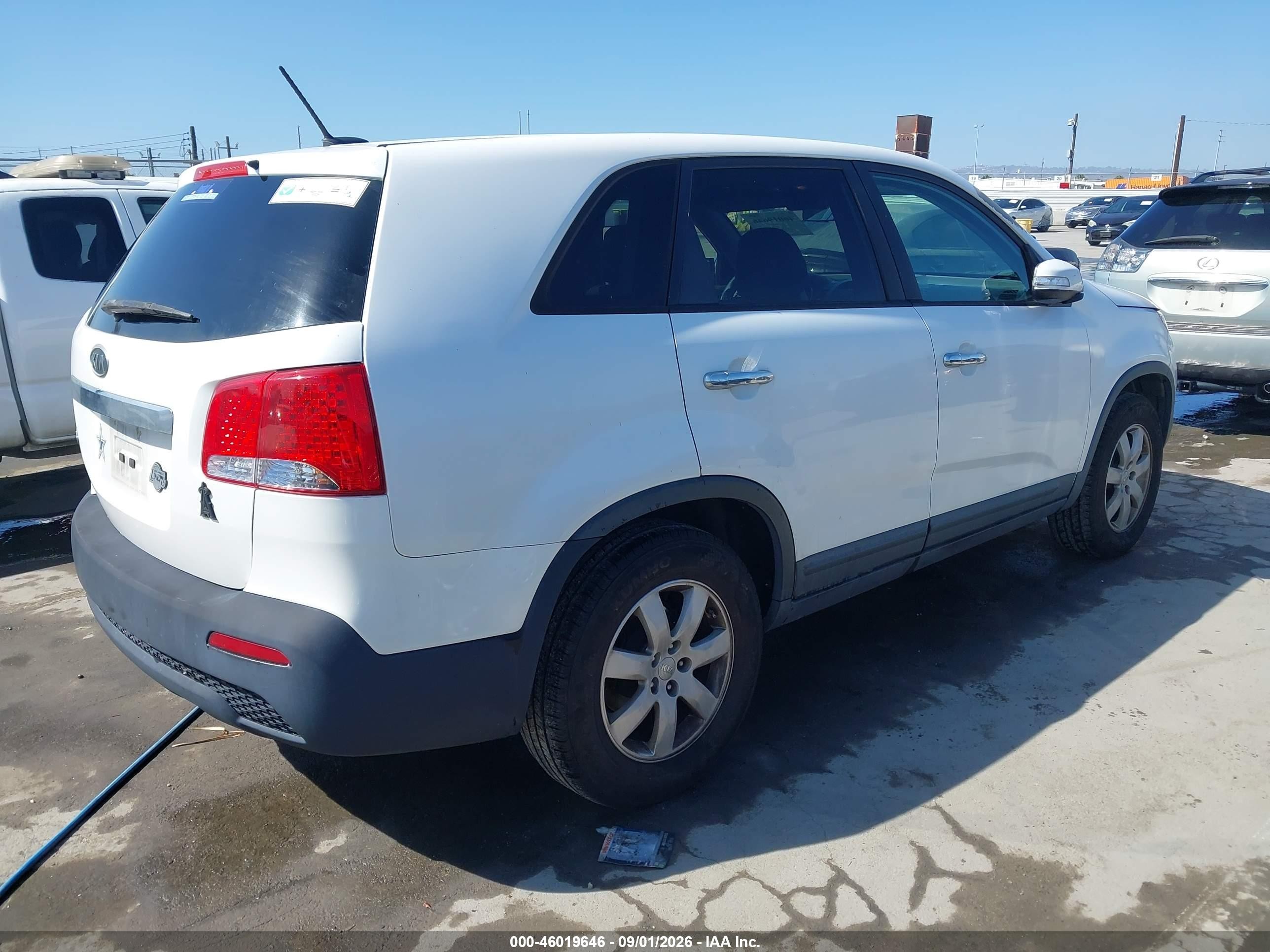 2013 Kia Sorento Lx White vin: 5XYKT3A13DG336606