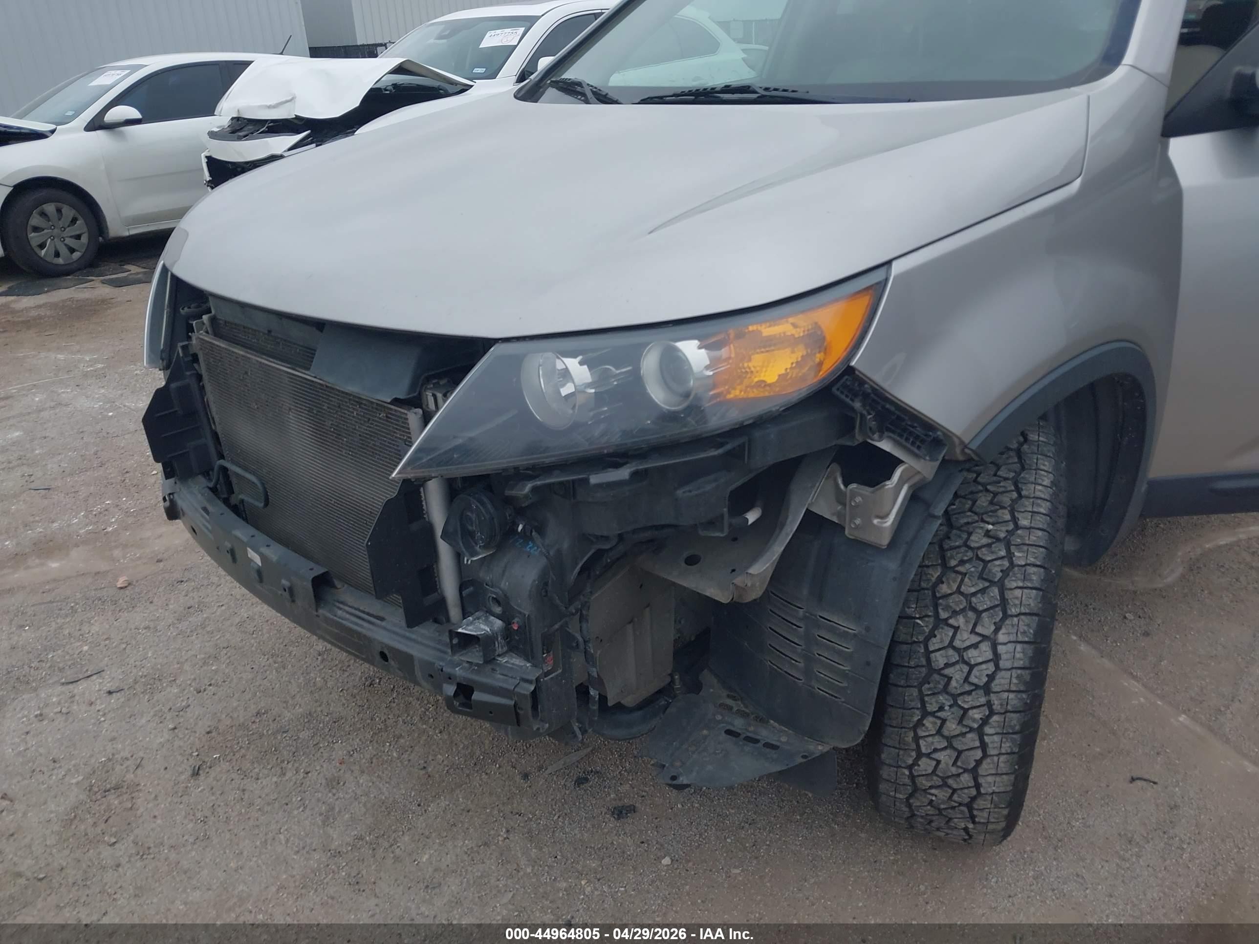 2013 Kia Sorento Lx Champagne vin: 5XYKT3A13DG380105