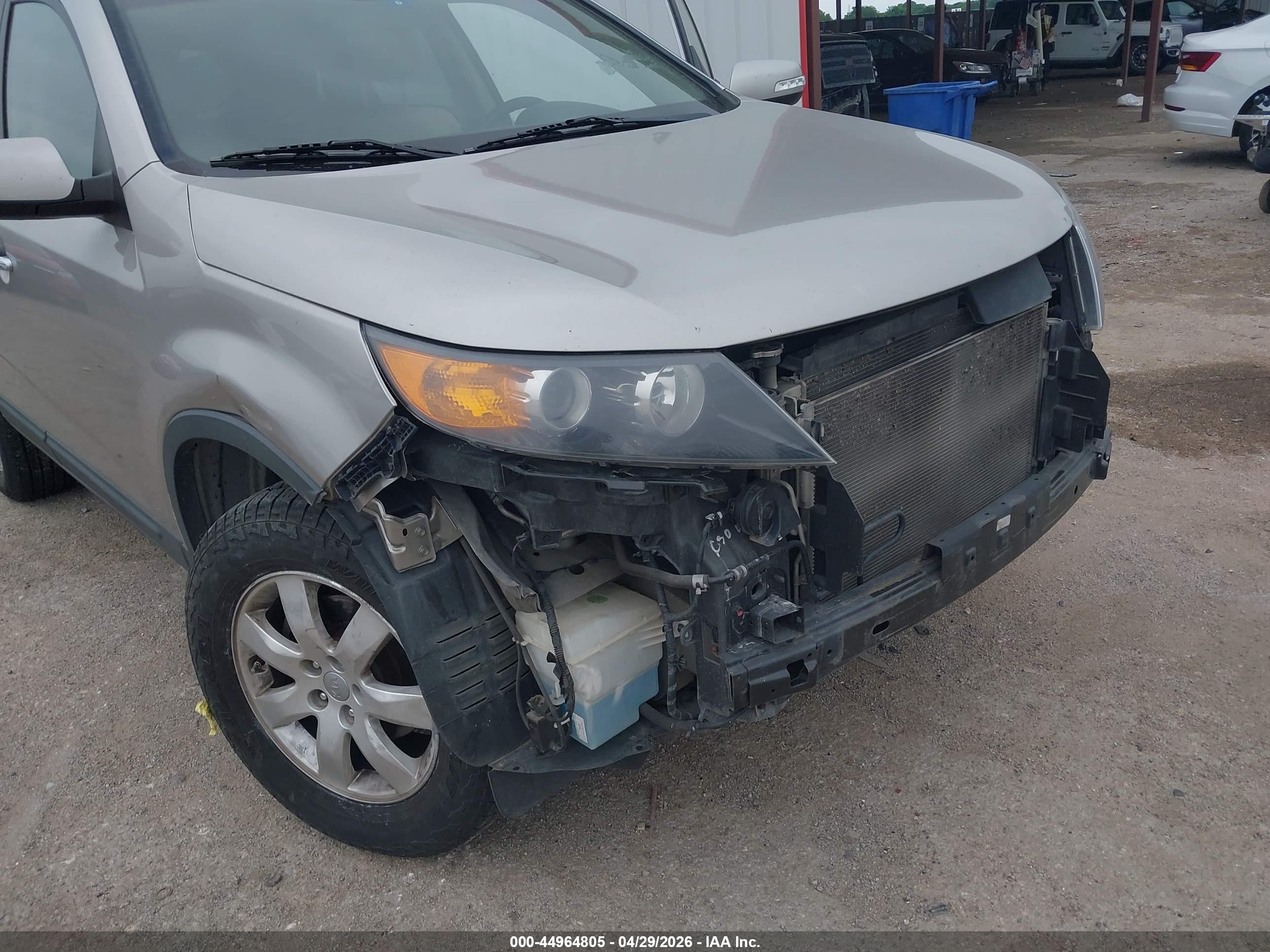 2013 Kia Sorento Lx Champagne vin: 5XYKT3A13DG380105