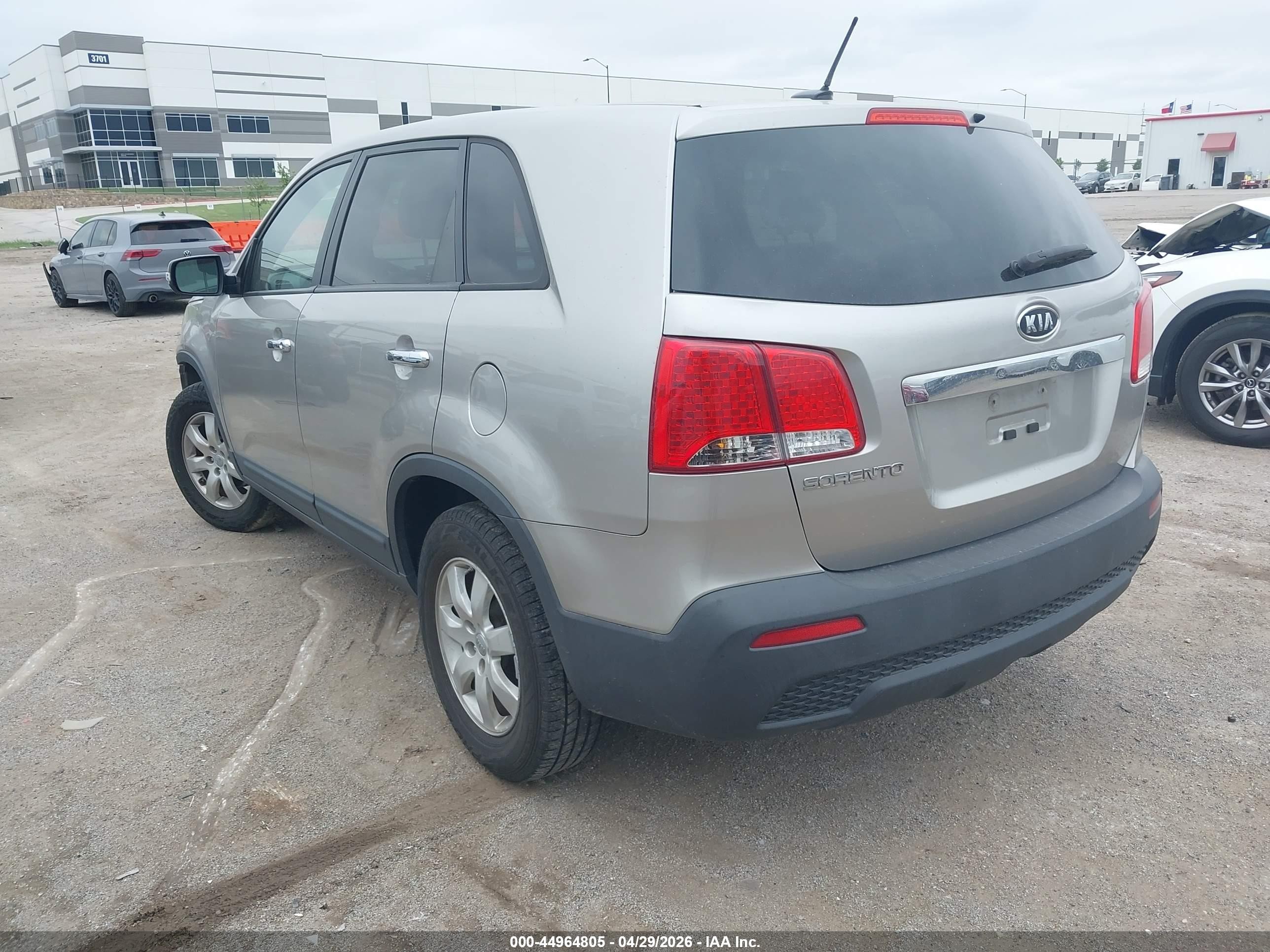 2013 Kia Sorento Lx Champagne vin: 5XYKT3A13DG380105
