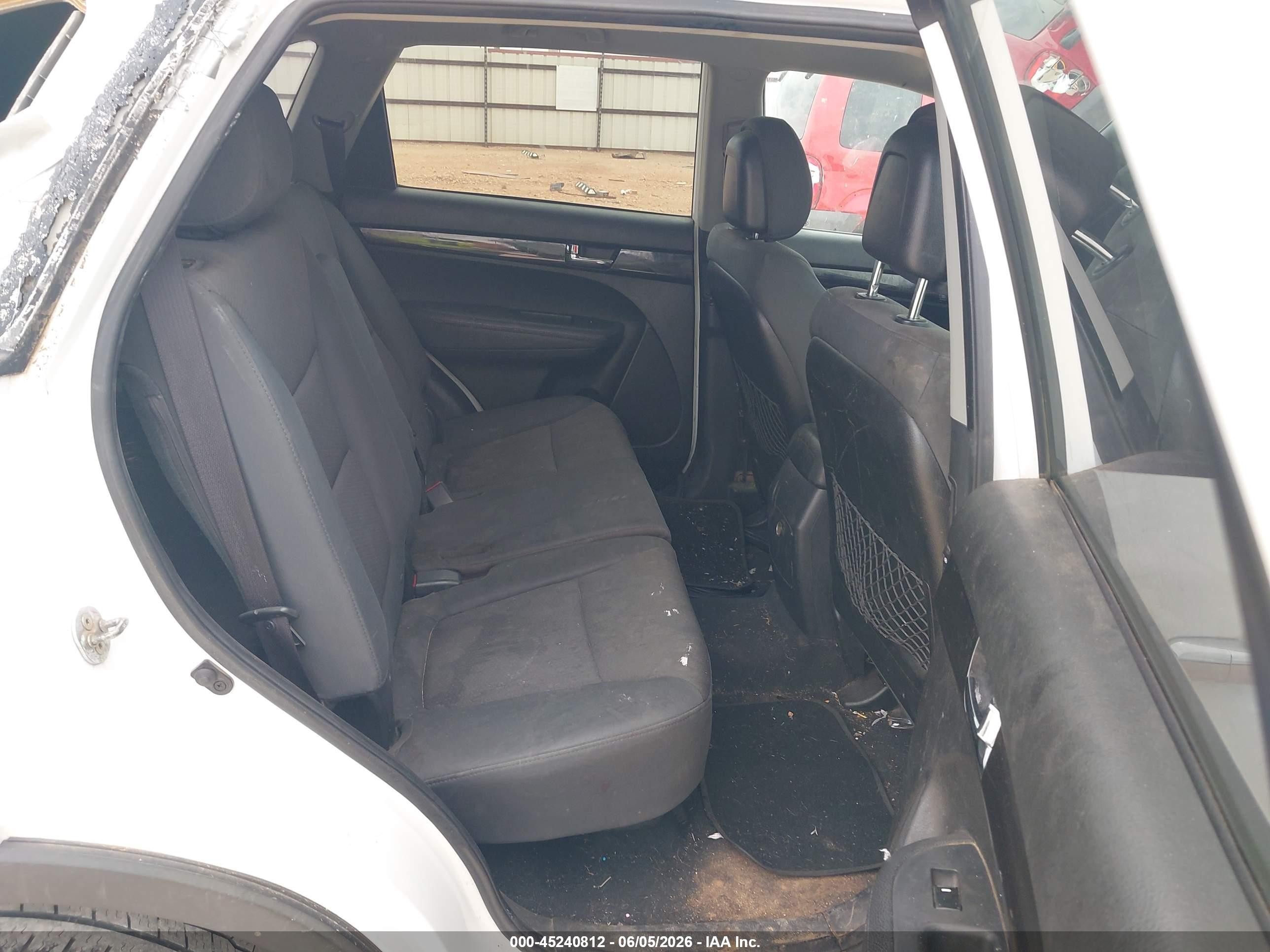 2013 Kia Sorento Lx White vin: 5XYKT3A13DG406413