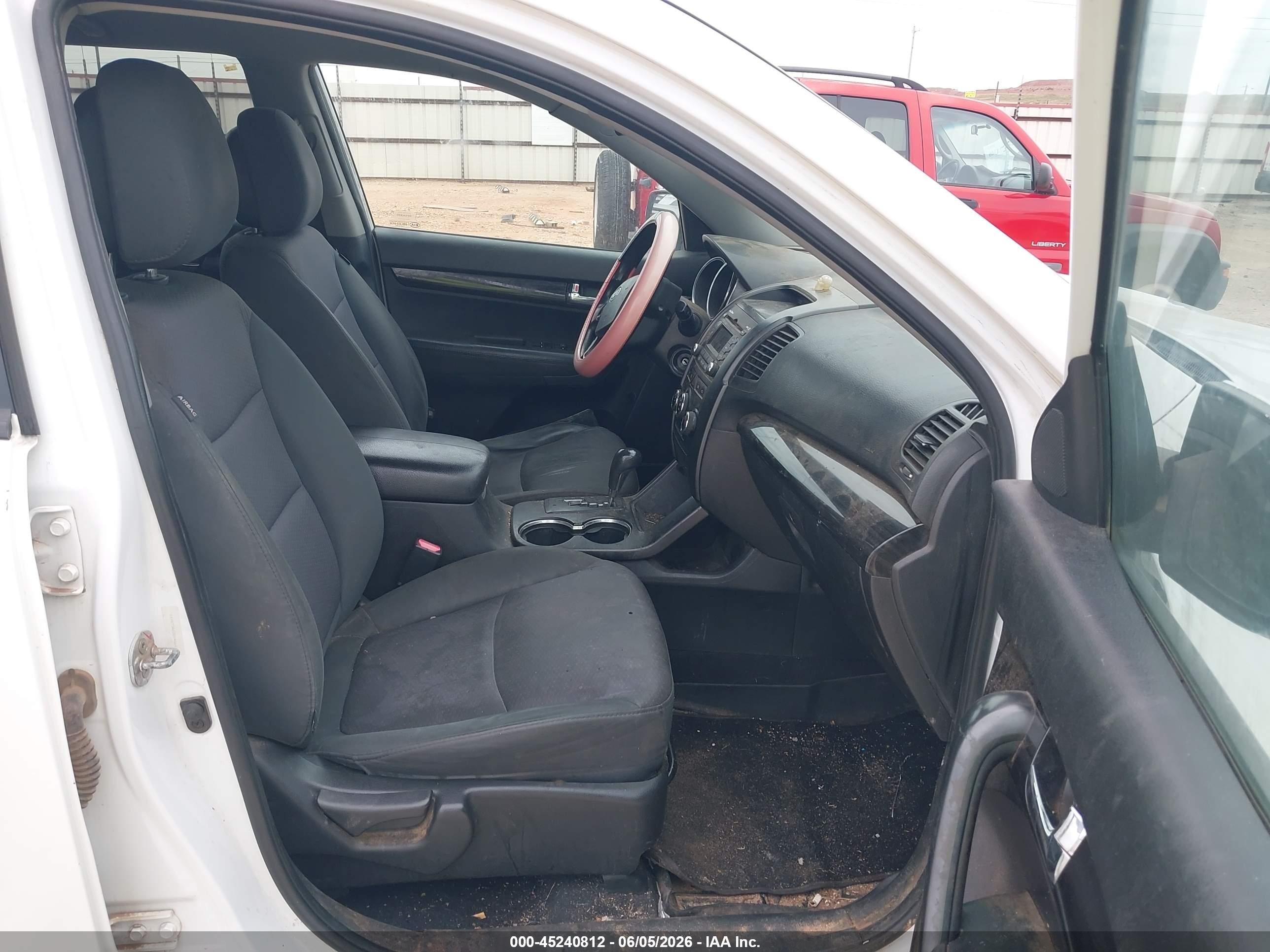 2013 Kia Sorento Lx White vin: 5XYKT3A13DG406413
