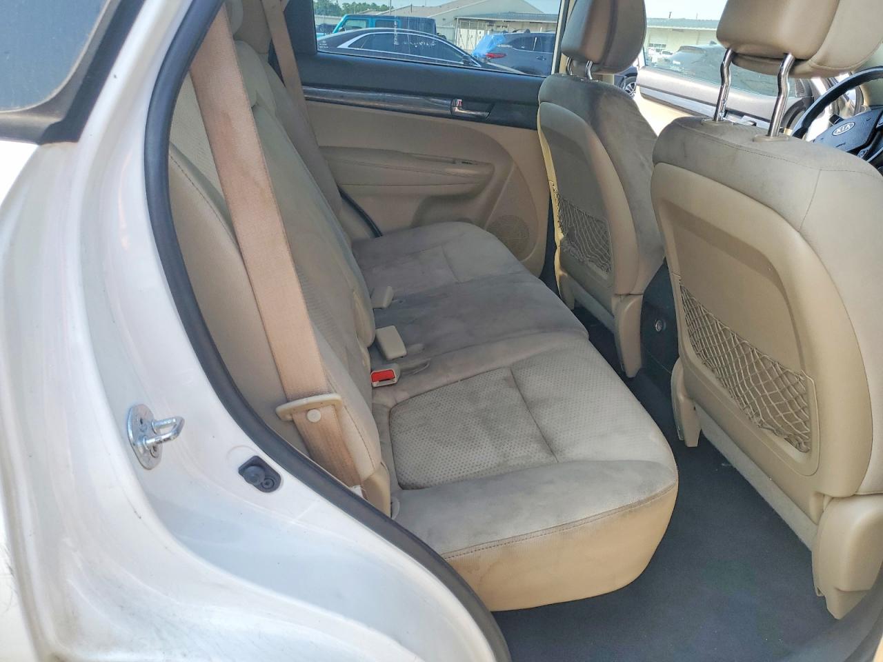 2011 Kia Sorento Lx White vin: 5XYKT3A14BG008320